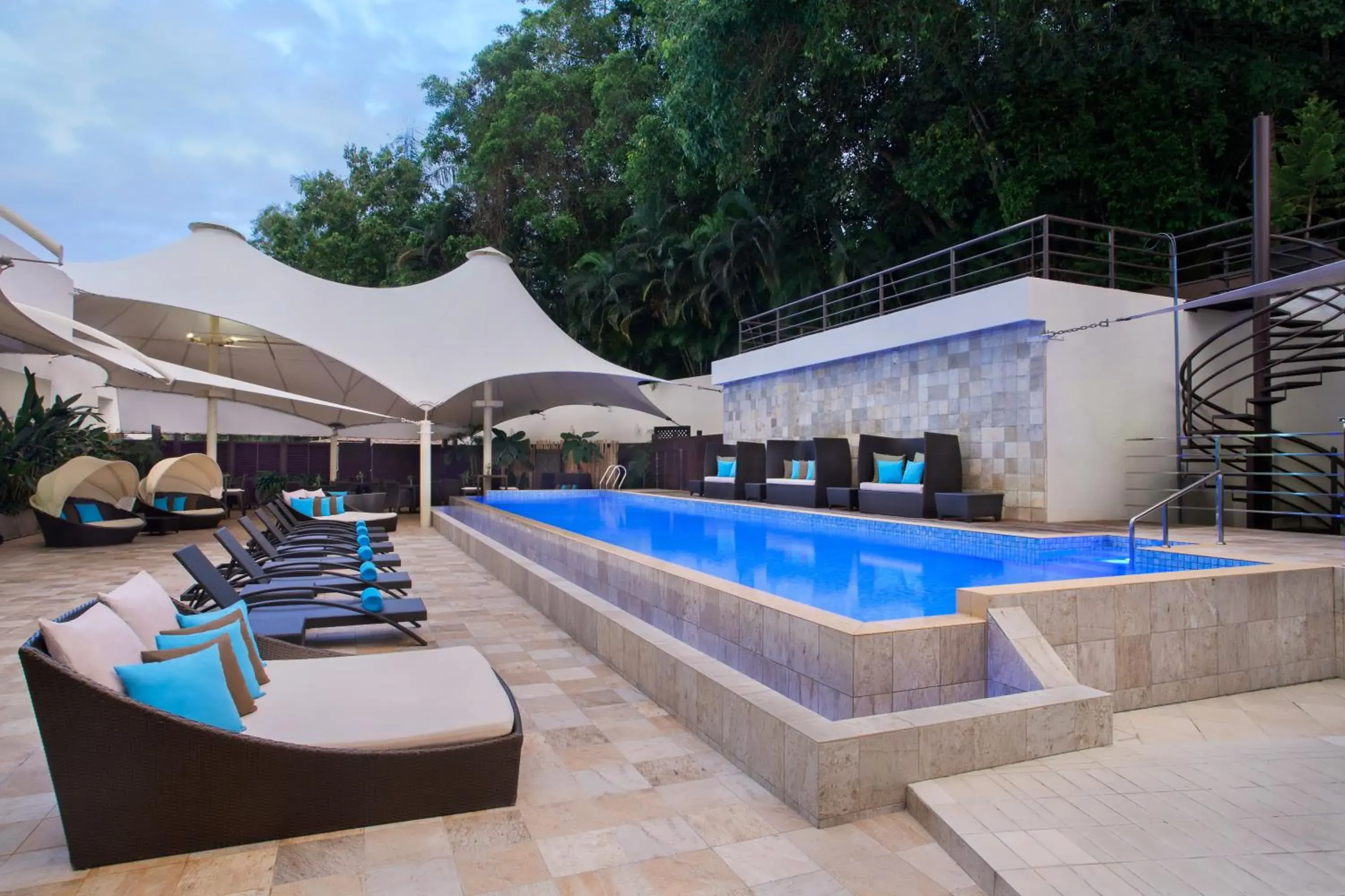 Swimming pool in Radisson Hotel Brunei Darussalam Swimming pool in Radisson Hotel Brunei Darussalam