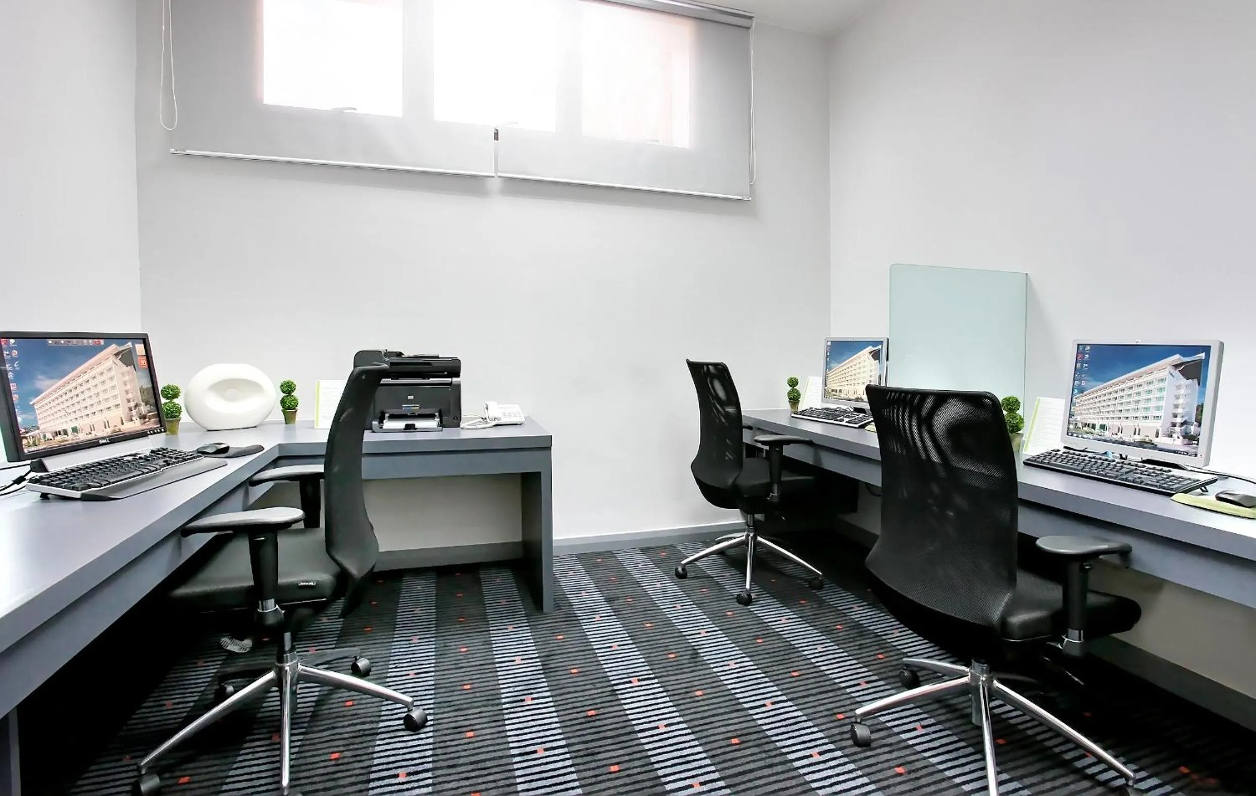 Business facilities in Radisson Hotel Brunei Darussalam