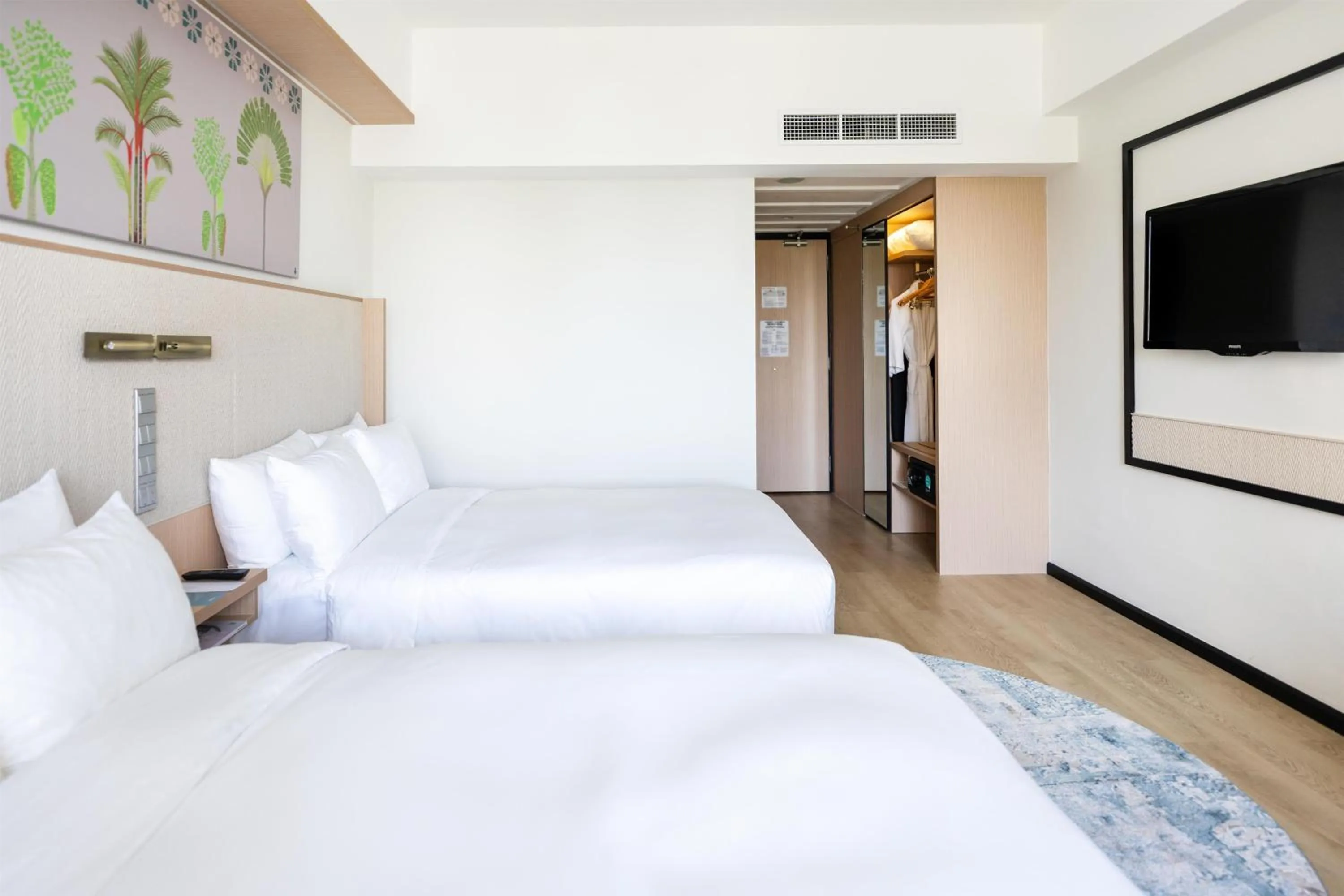 Bedroom, Bed in Radisson Hotel Brunei Darussalam