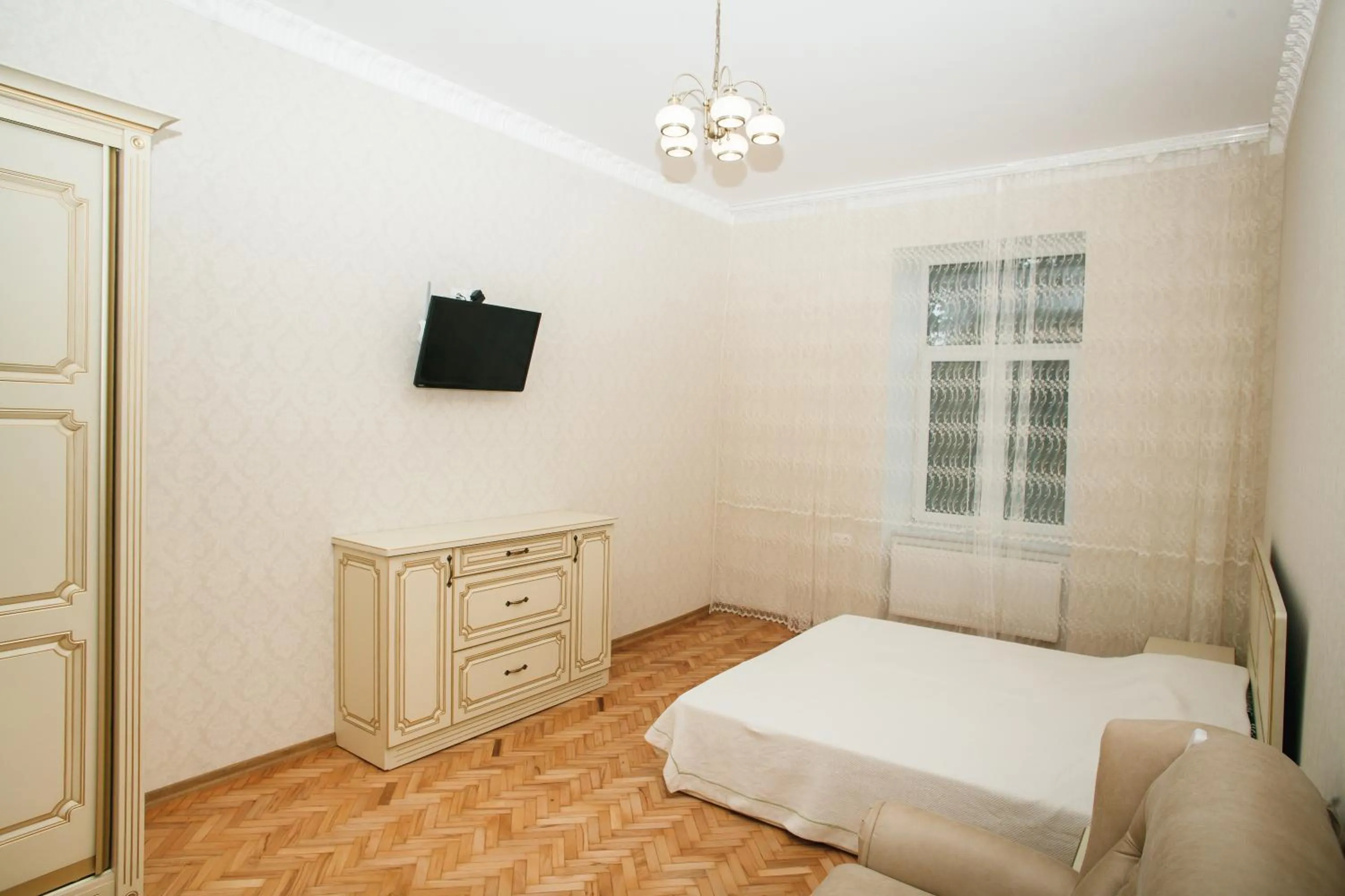 Apartment on Stefanyka 11