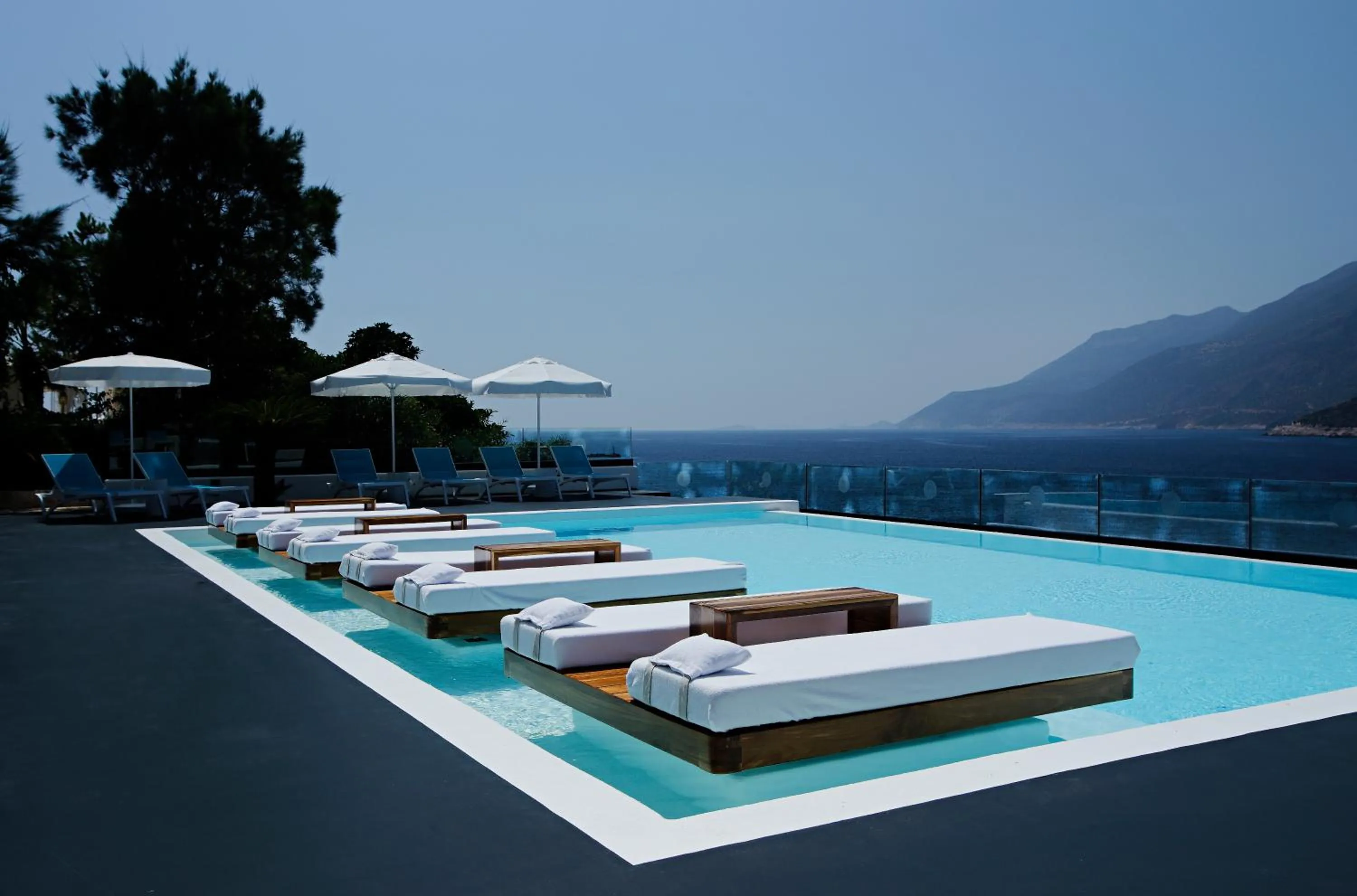 Restaurant/places to eat in Alley Prime Hotel