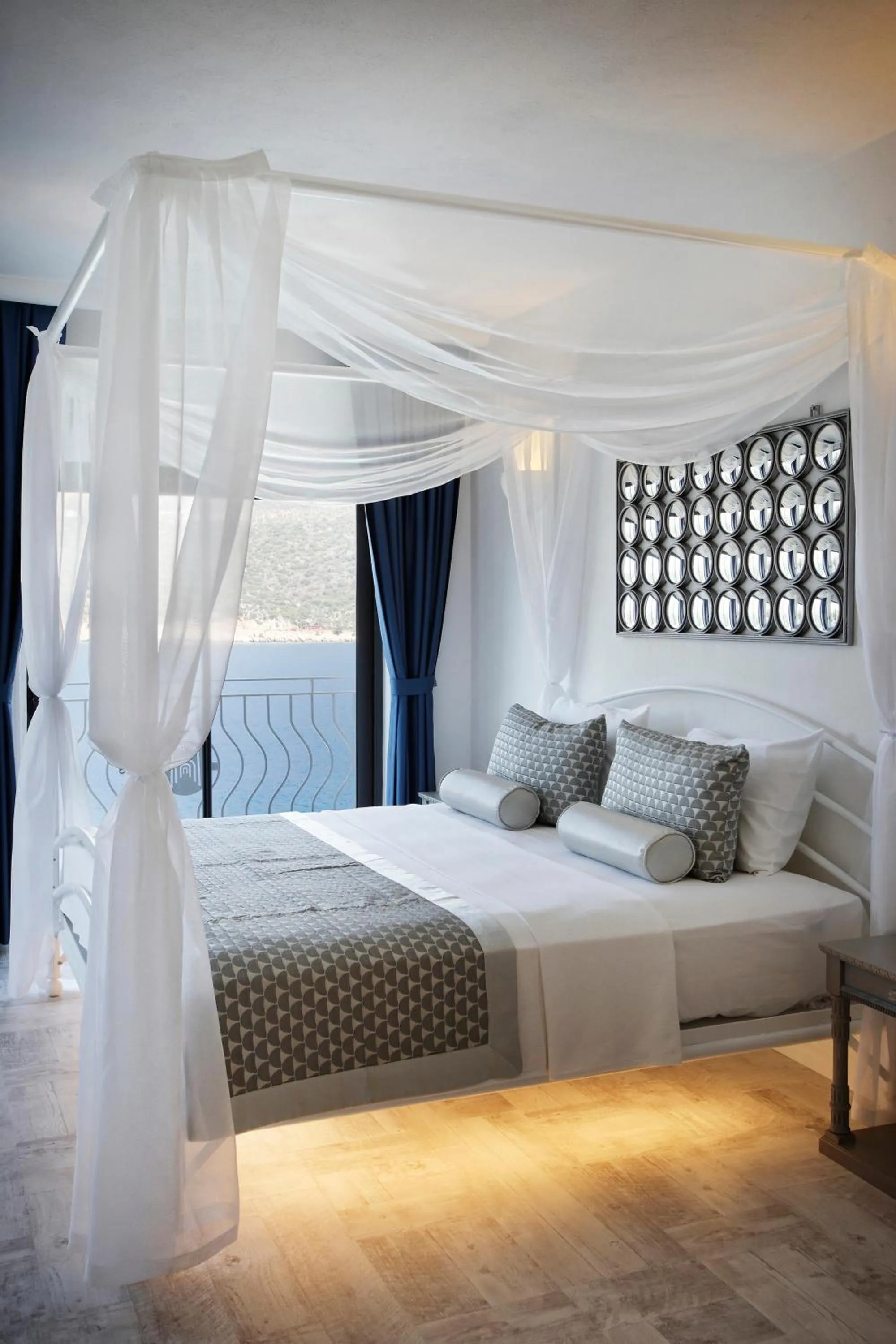 Bed in Alley Prime Hotel