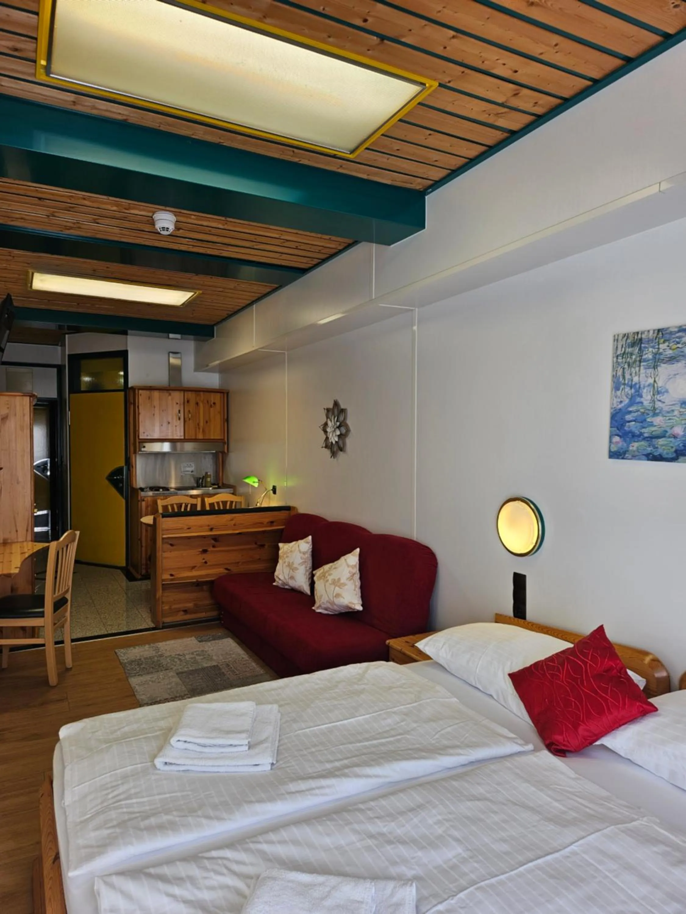 Photo of the whole room, Bed in Hotel Asperner Löwe