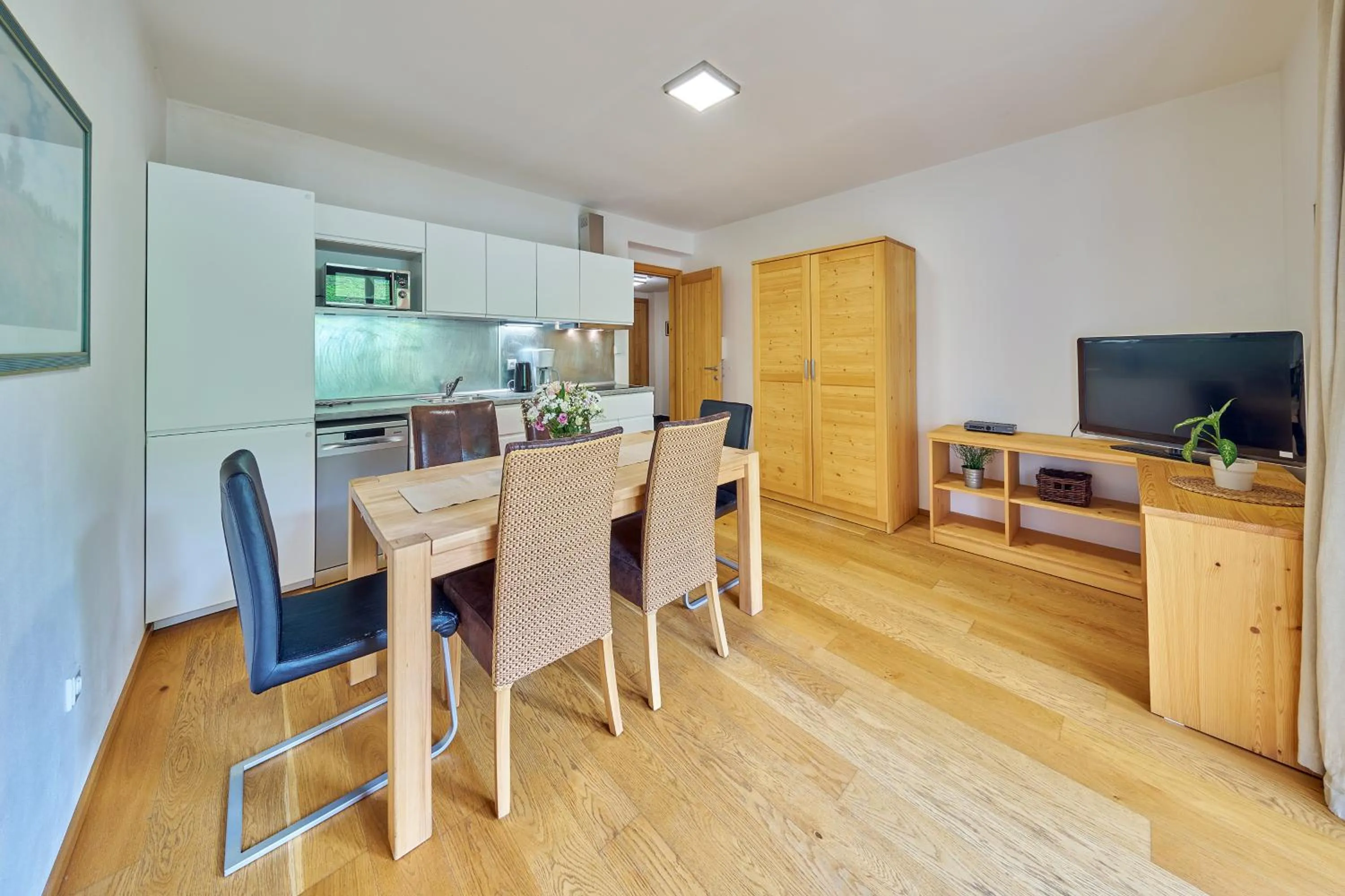 Communal lounge/ TV room in Aparthotel Kovarna Residence