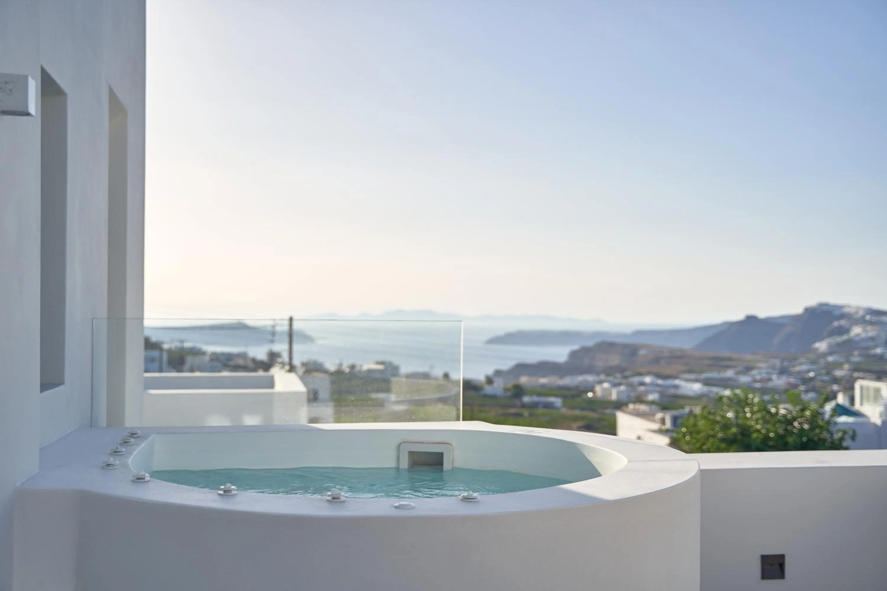 Hot Tub in Nova Luxury Suites