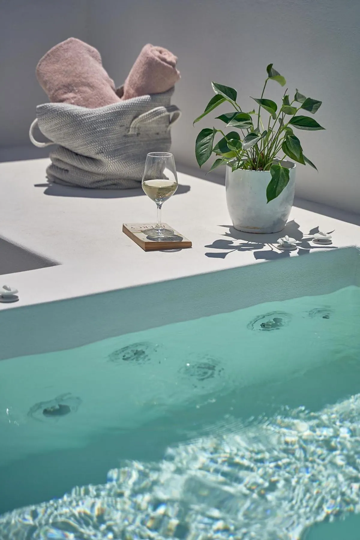 Hot Tub in Nova Luxury Suites