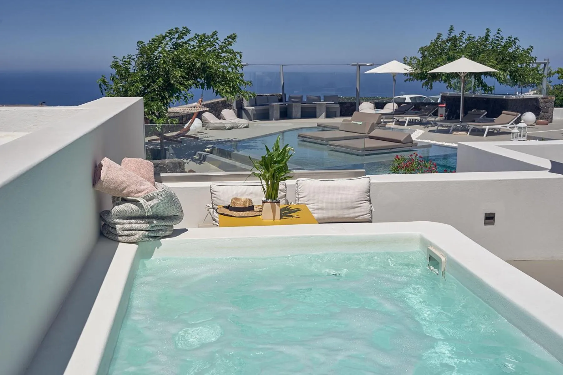 Hot Tub in Nova Luxury Suites