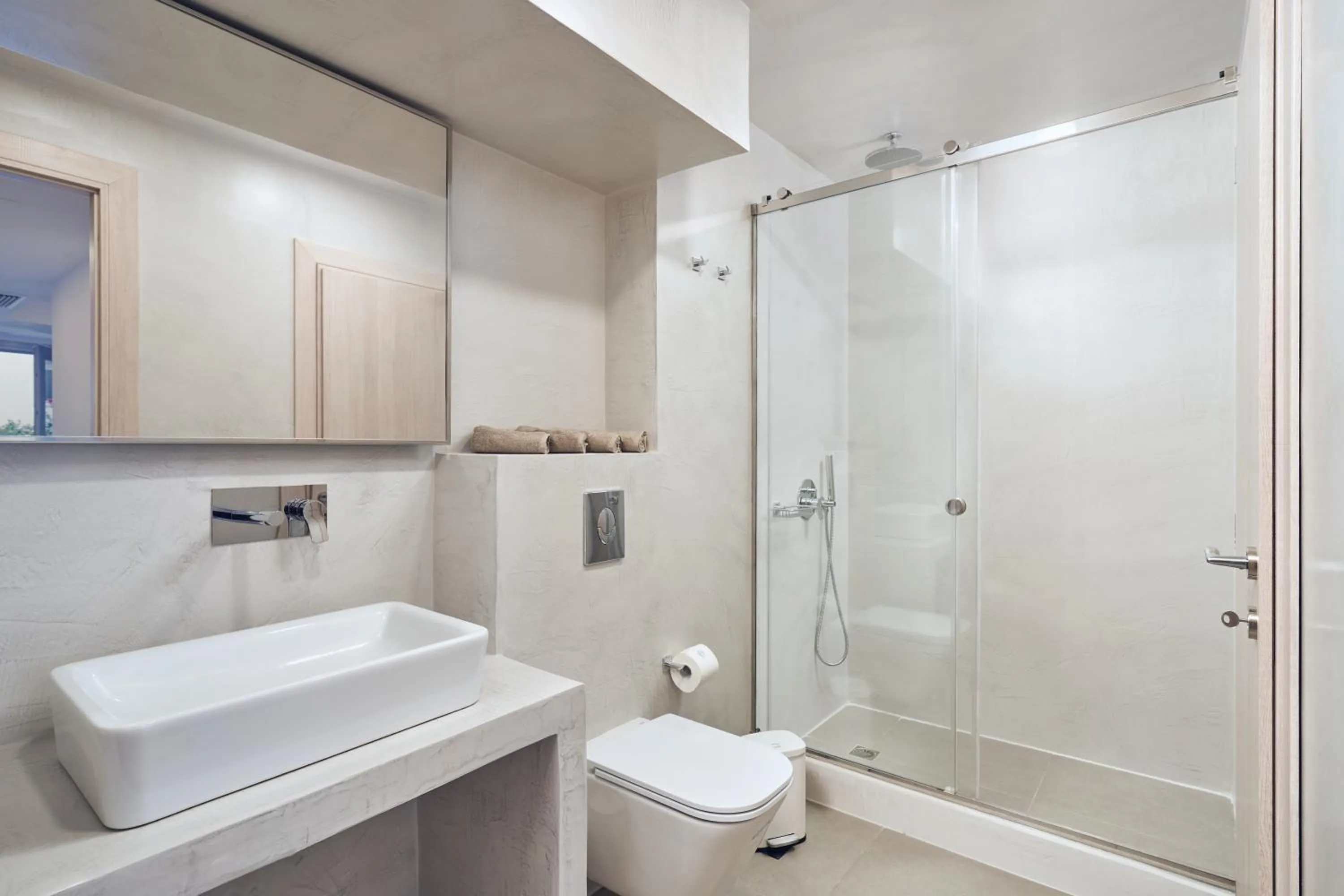 Shower in Nova Luxury Suites