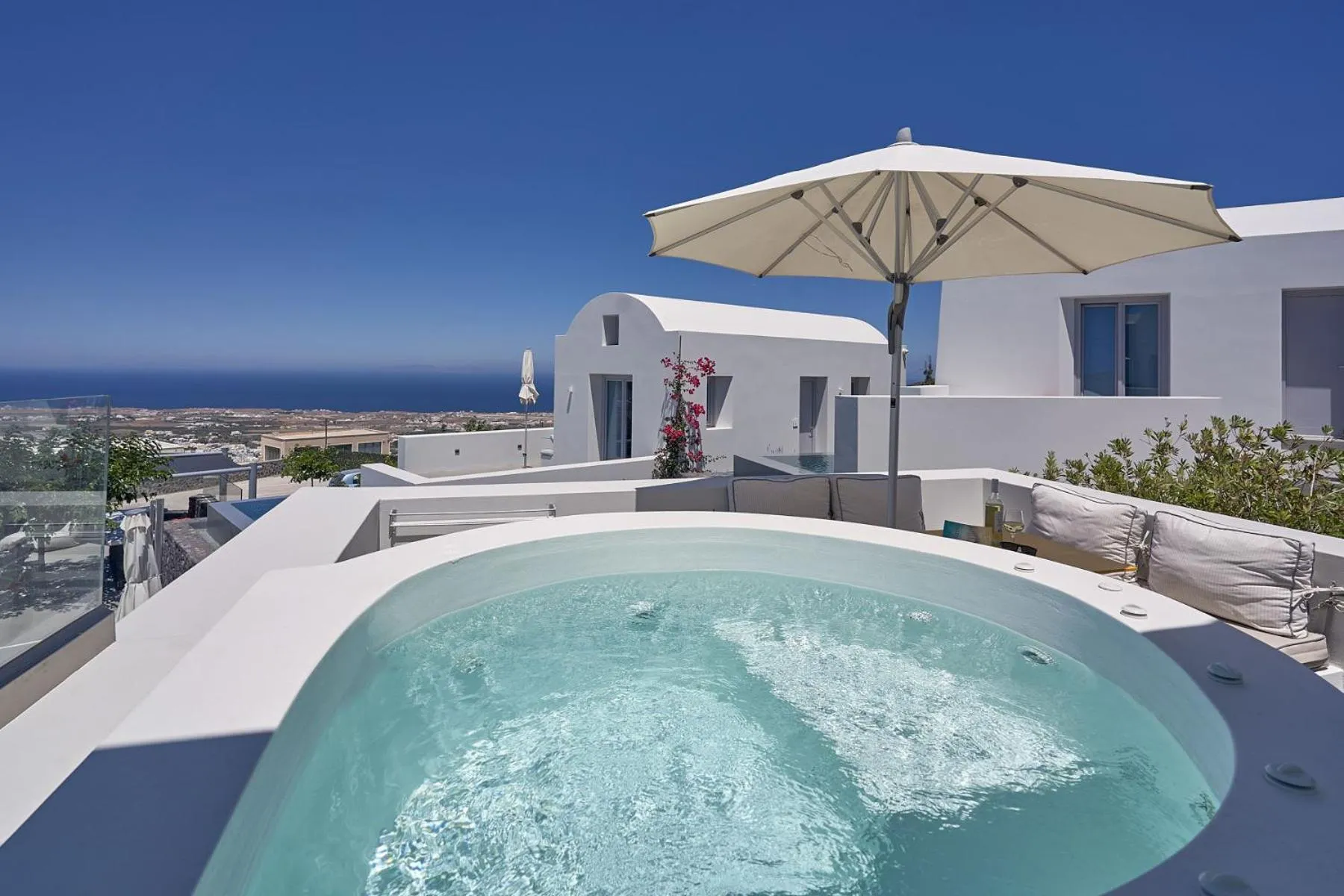 Hot Tub in Nova Luxury Suites