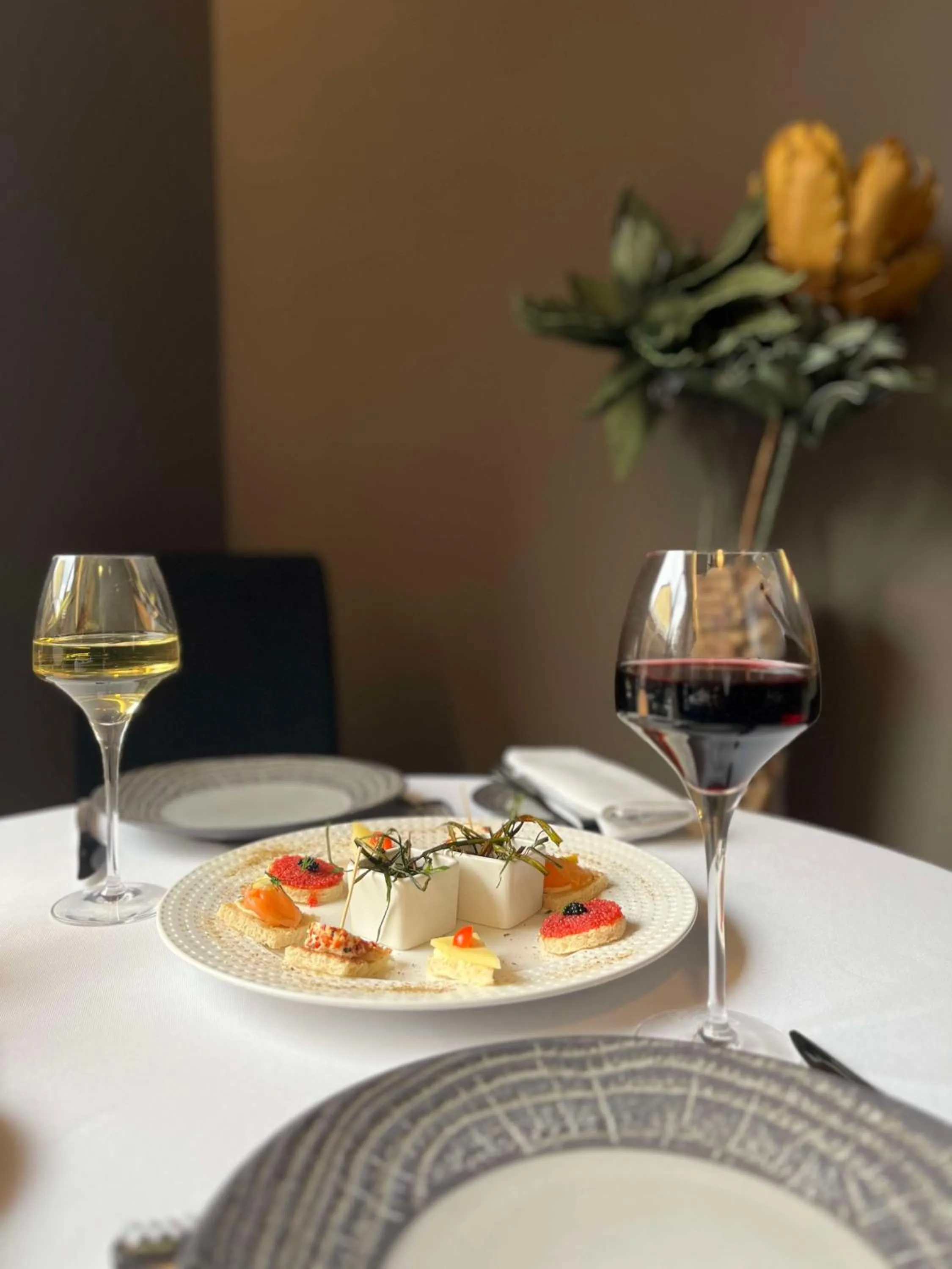 Food and drinks in Brit Hotel Du Dauphin L'Aigle