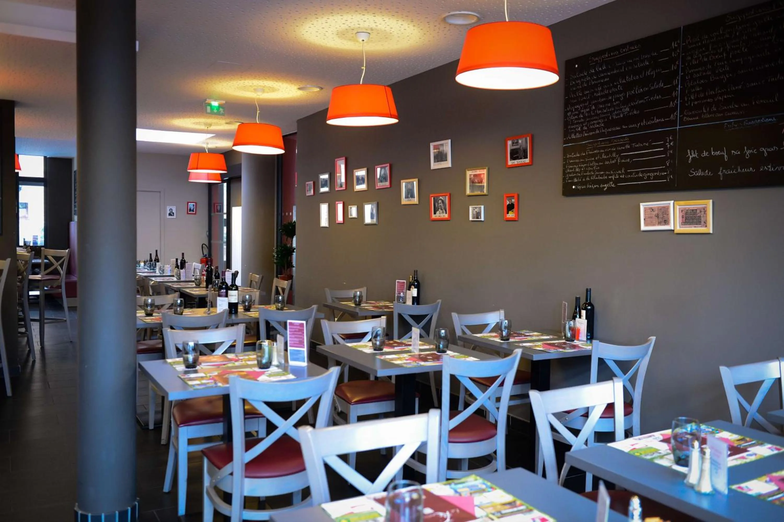 Restaurant/places to eat in Brit Hotel Du Dauphin L'Aigle