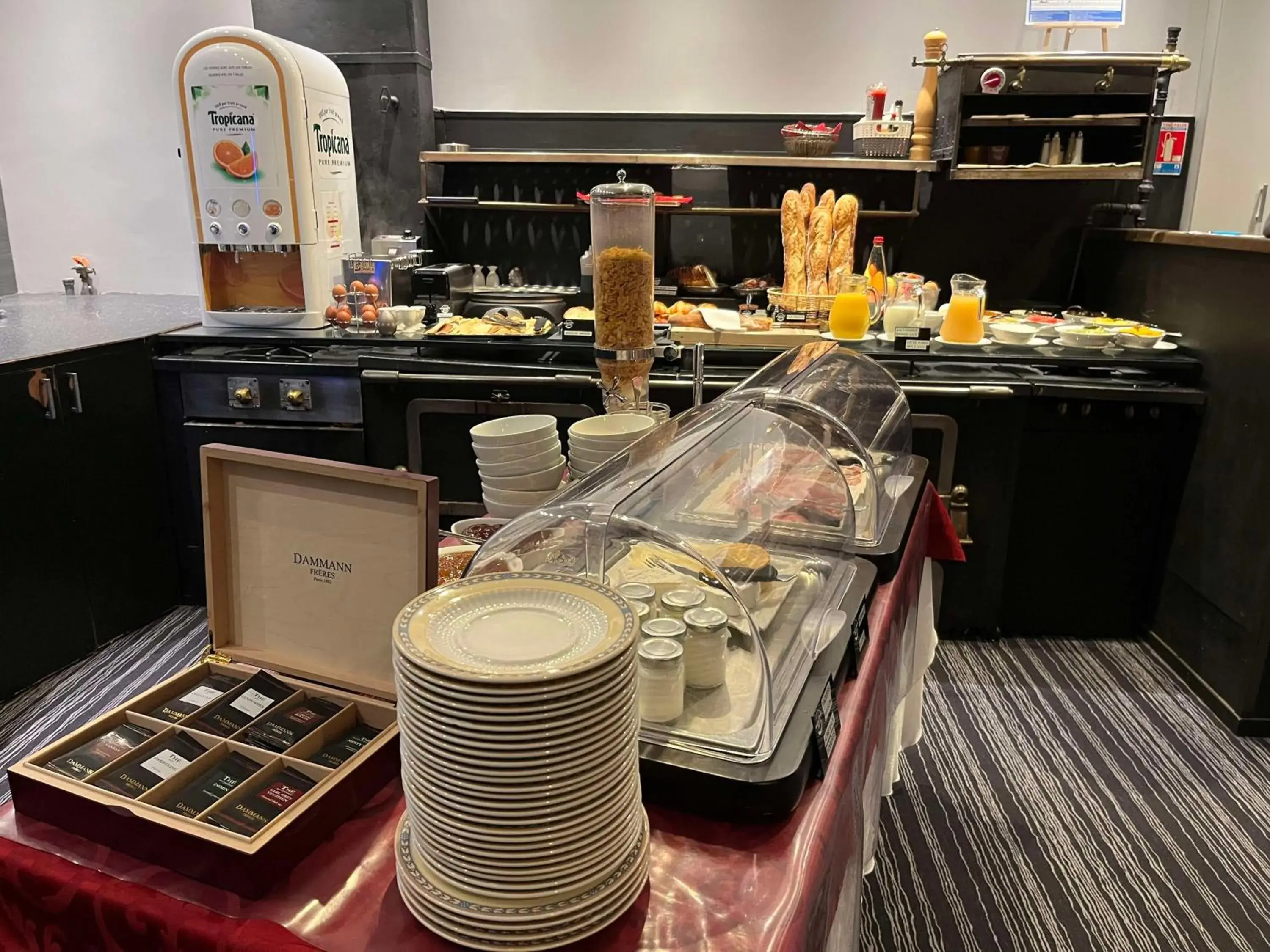 Brit Hotel Du Dauphin L'Aigle Brit Hotel Du Dauphin L'Aigle