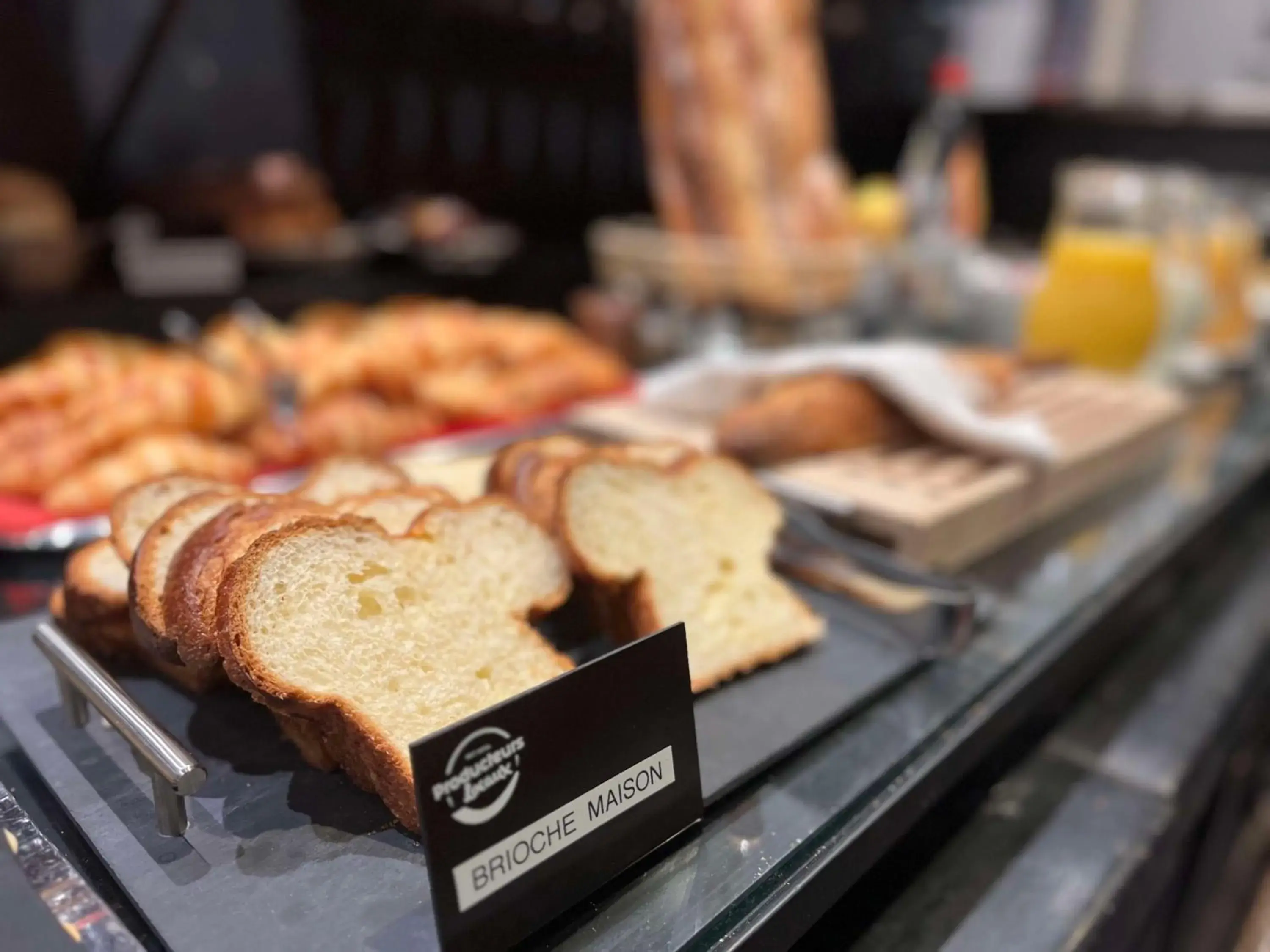 Brit Hotel Du Dauphin L'Aigle Brit Hotel Du Dauphin L'Aigle