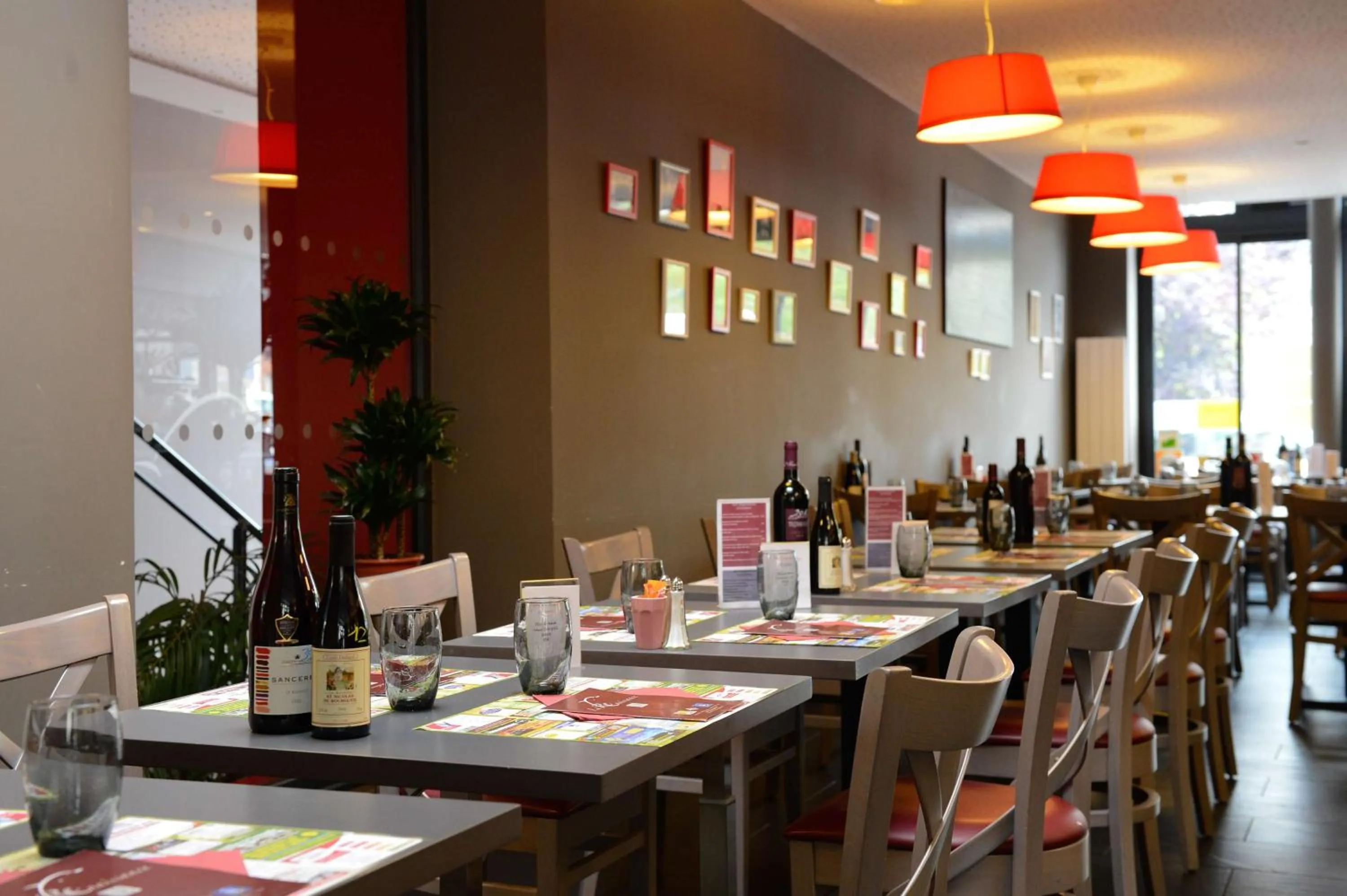 Restaurant/places to eat in Brit Hotel Du Dauphin L'Aigle