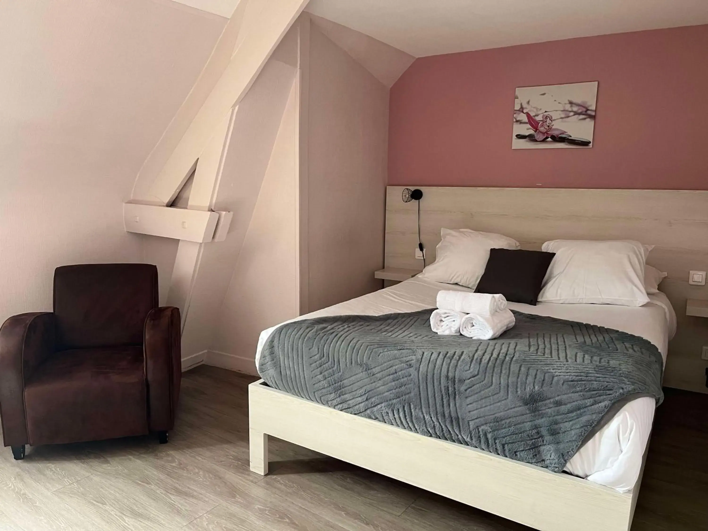 Bedroom, Bed in Brit Hotel Du Dauphin L'Aigle Bedroom, Bed in Brit Hotel Du Dauphin L'Aigle