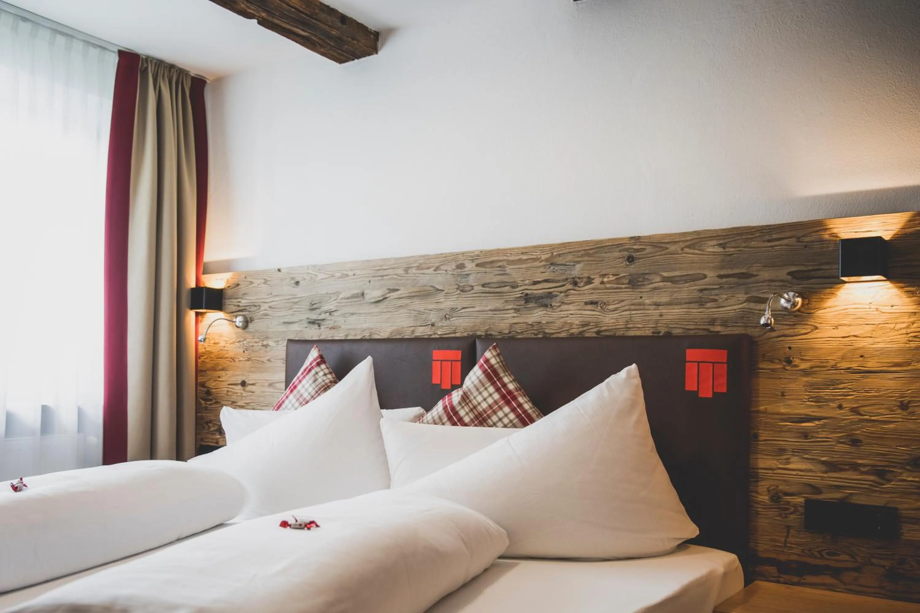 Bedroom, Bed in Hotel Montfort