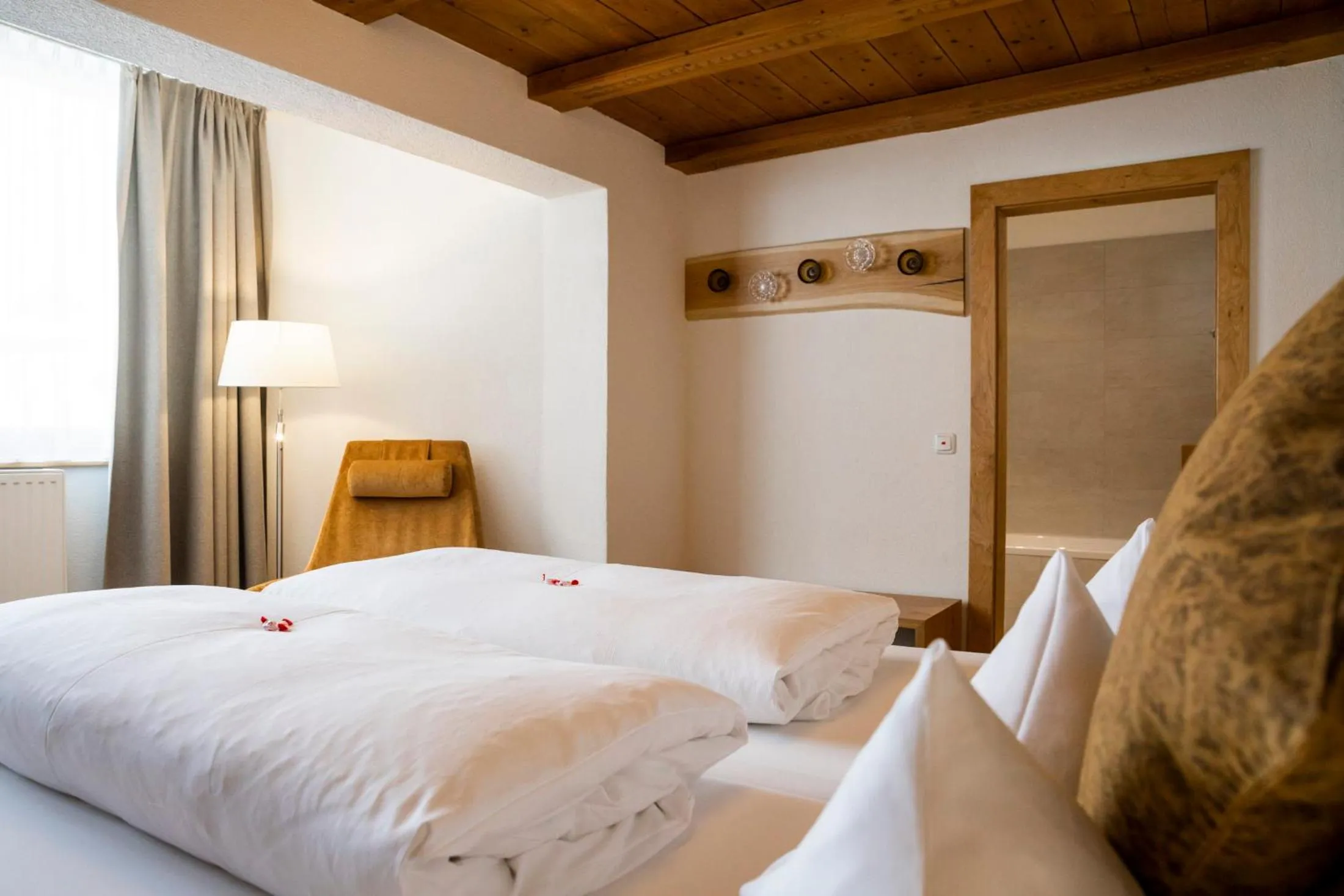 Bedroom, Bed in Hotel Montfort