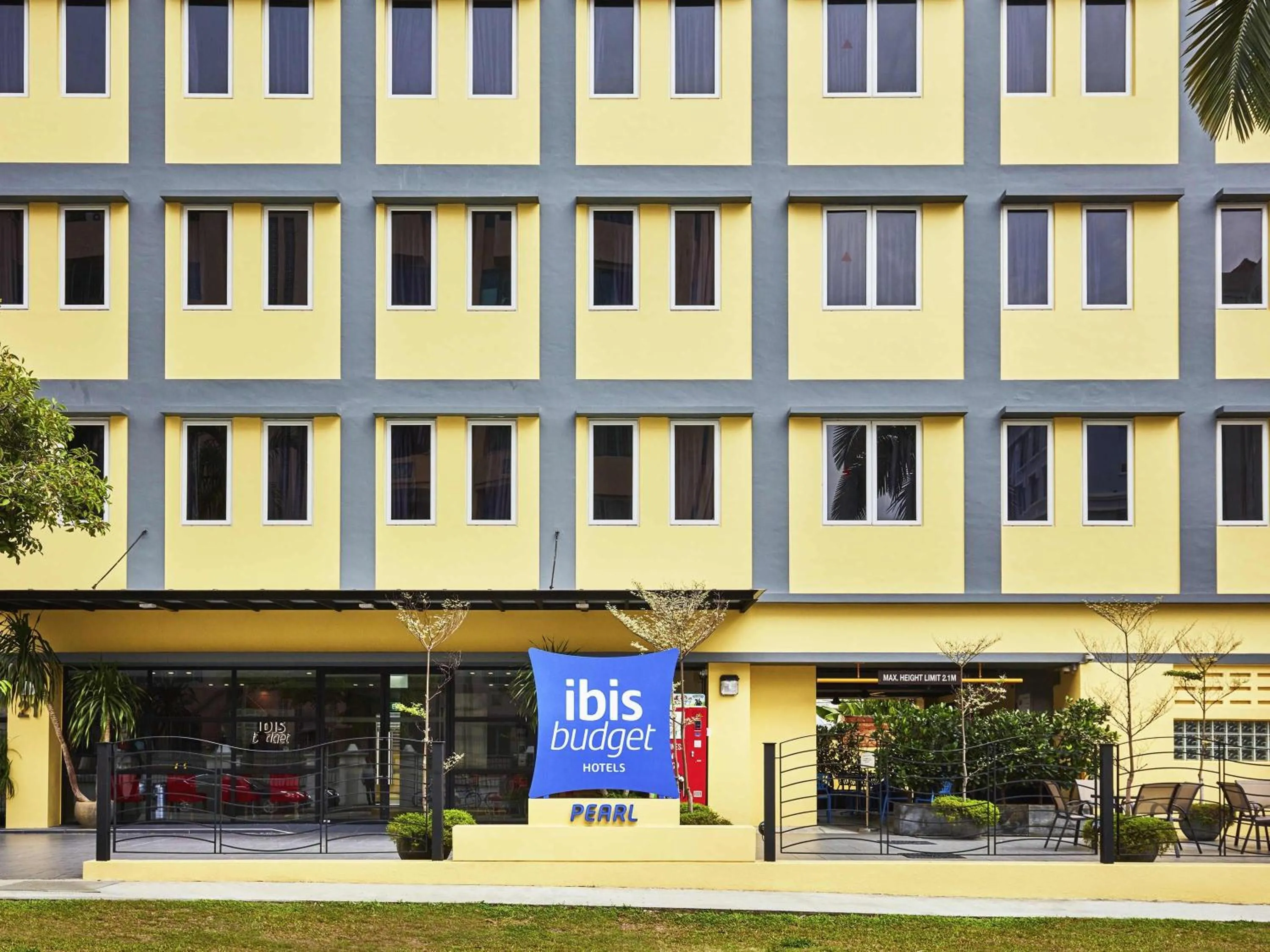 Property building in ibis budget Singapore Pearl