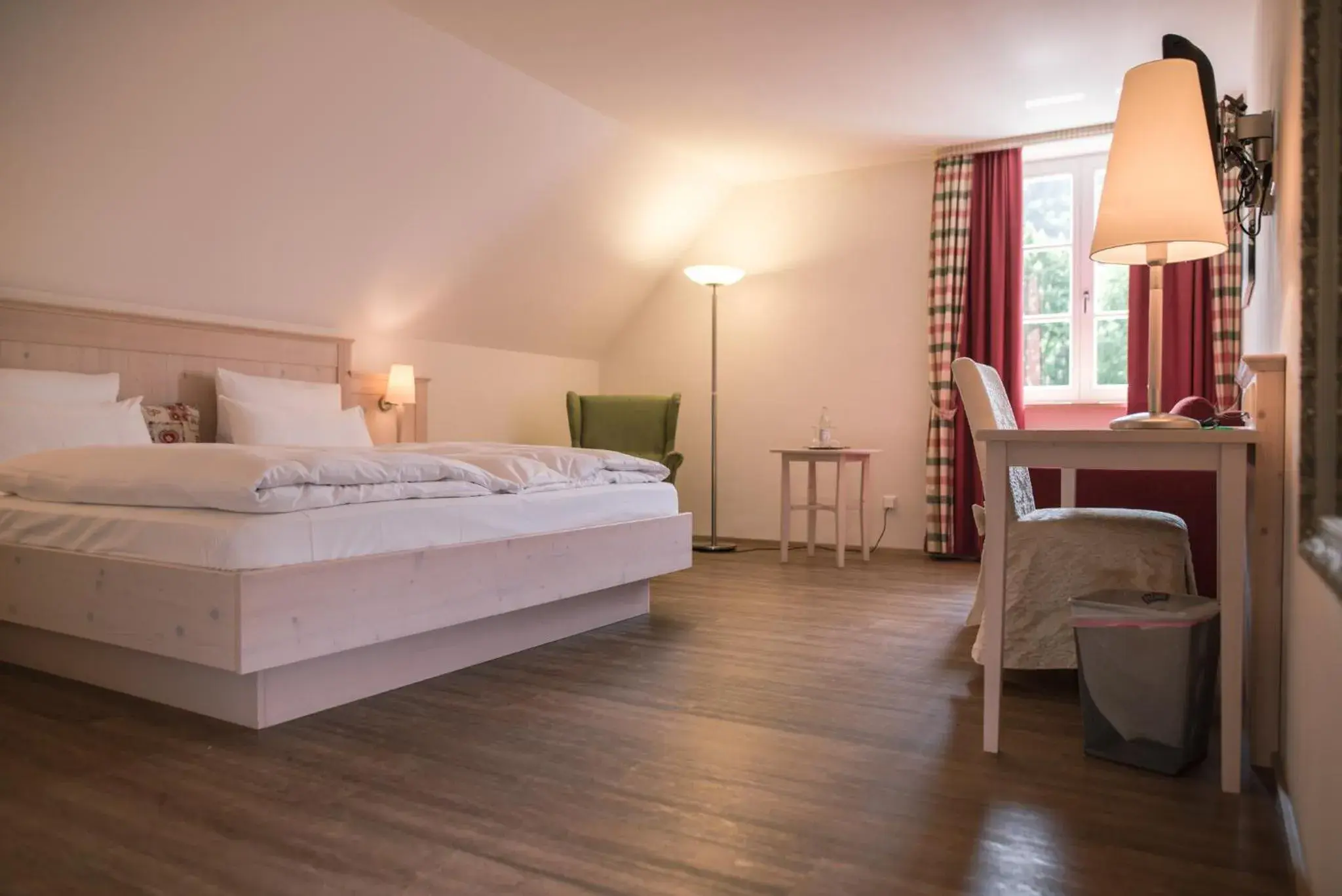 Landhotel Double Room - single occupancy in Landhotel - Hotel & Brauereigasthof Schneider Landhotel Double Room - single occupancy in Landhotel - Hotel & Brauereigasthof Schneider