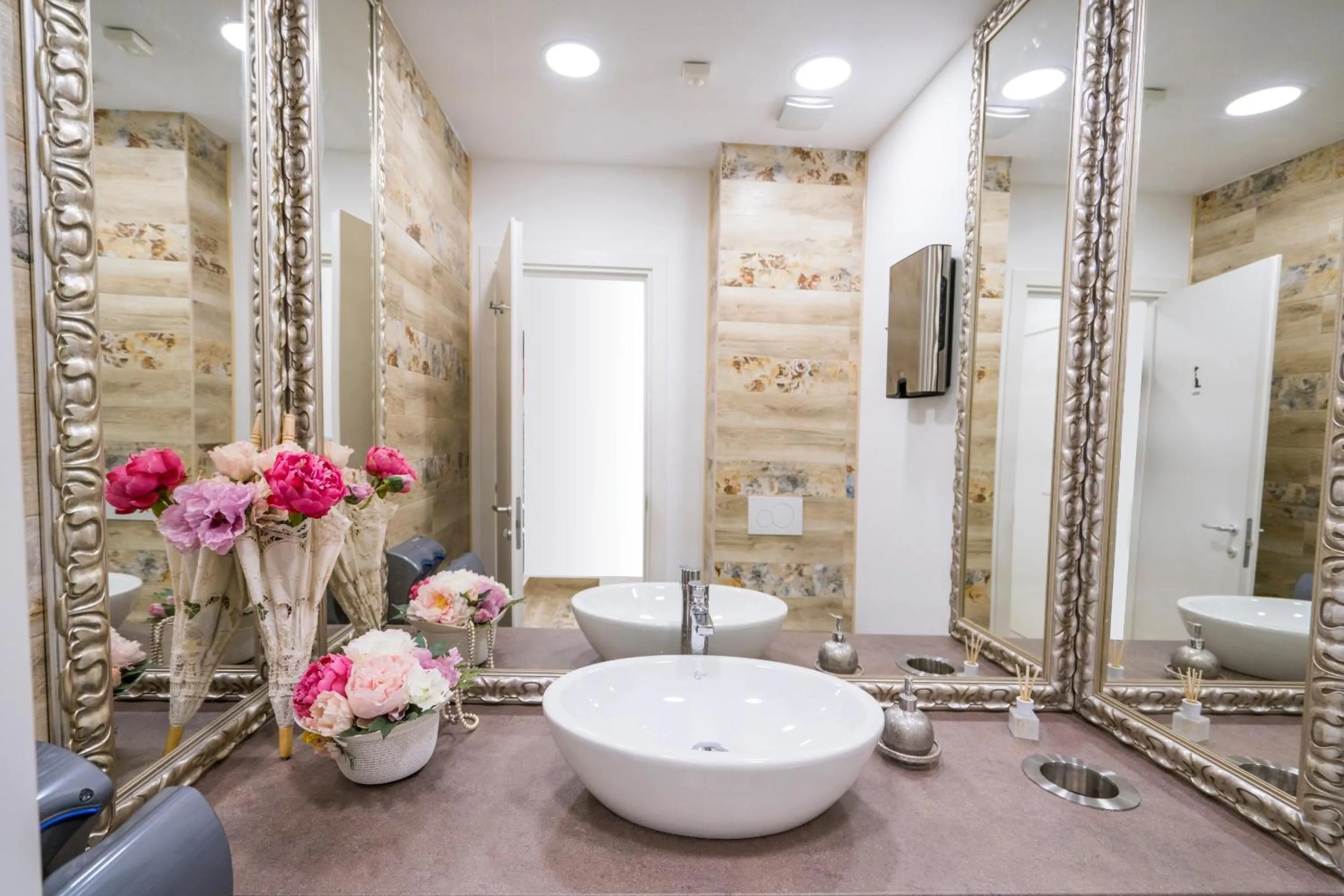 Bathroom in Studio One Accommodation Suites