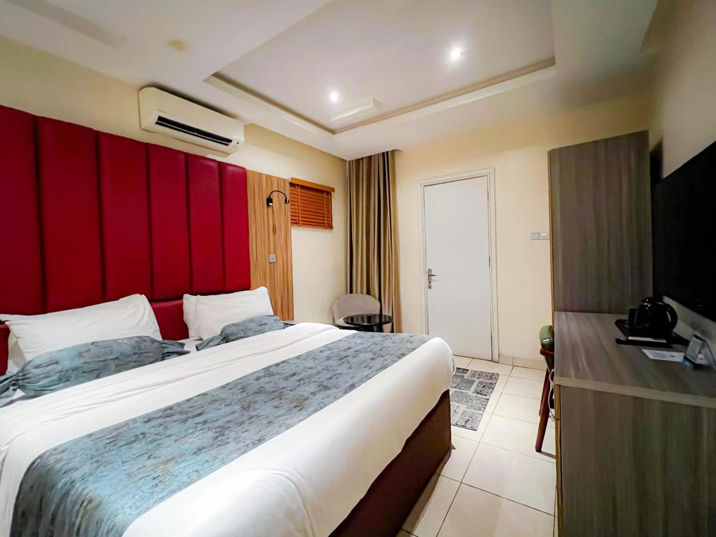 Bedroom in Box Residence Hotel