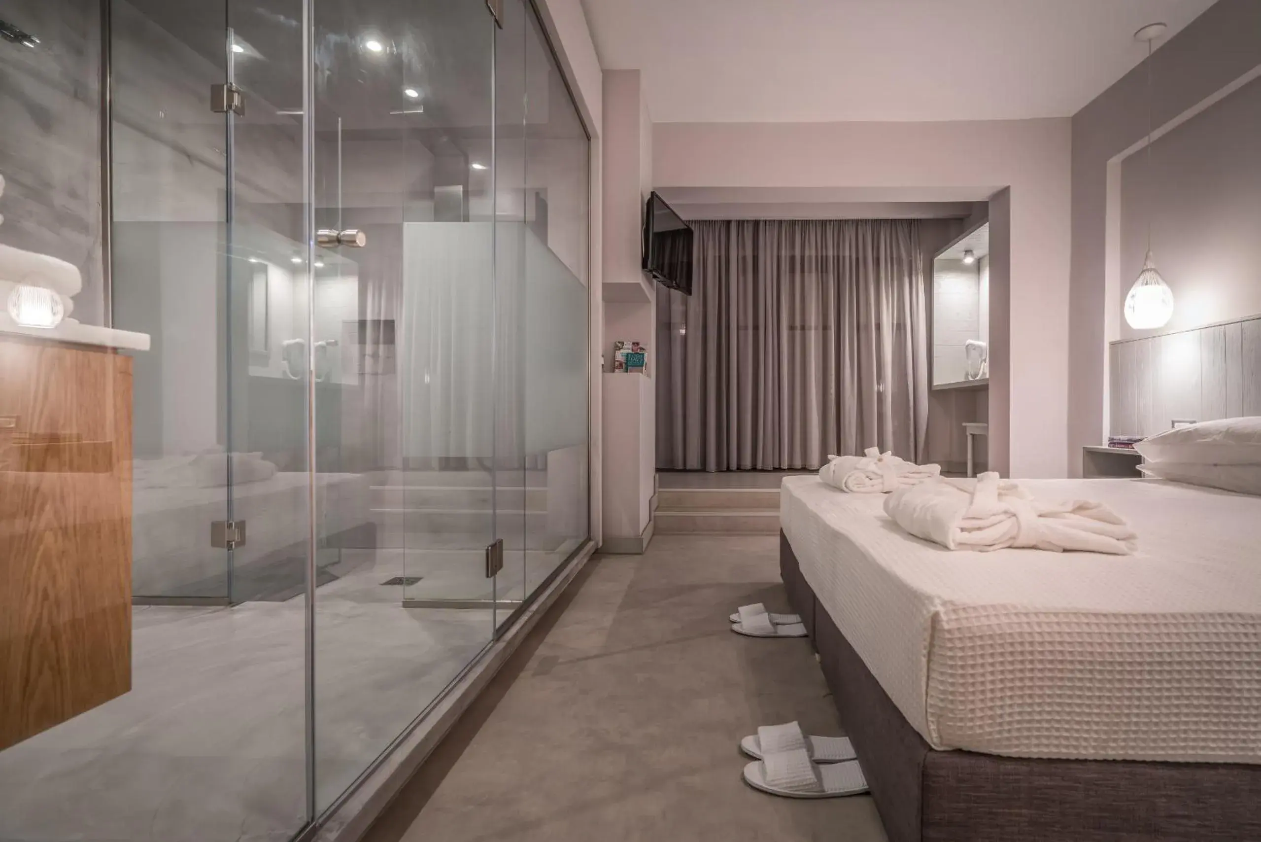 Toilet, Bed in Castelli Hotel-Adults Only Toilet, Bed in Castelli Hotel-Adults Only
