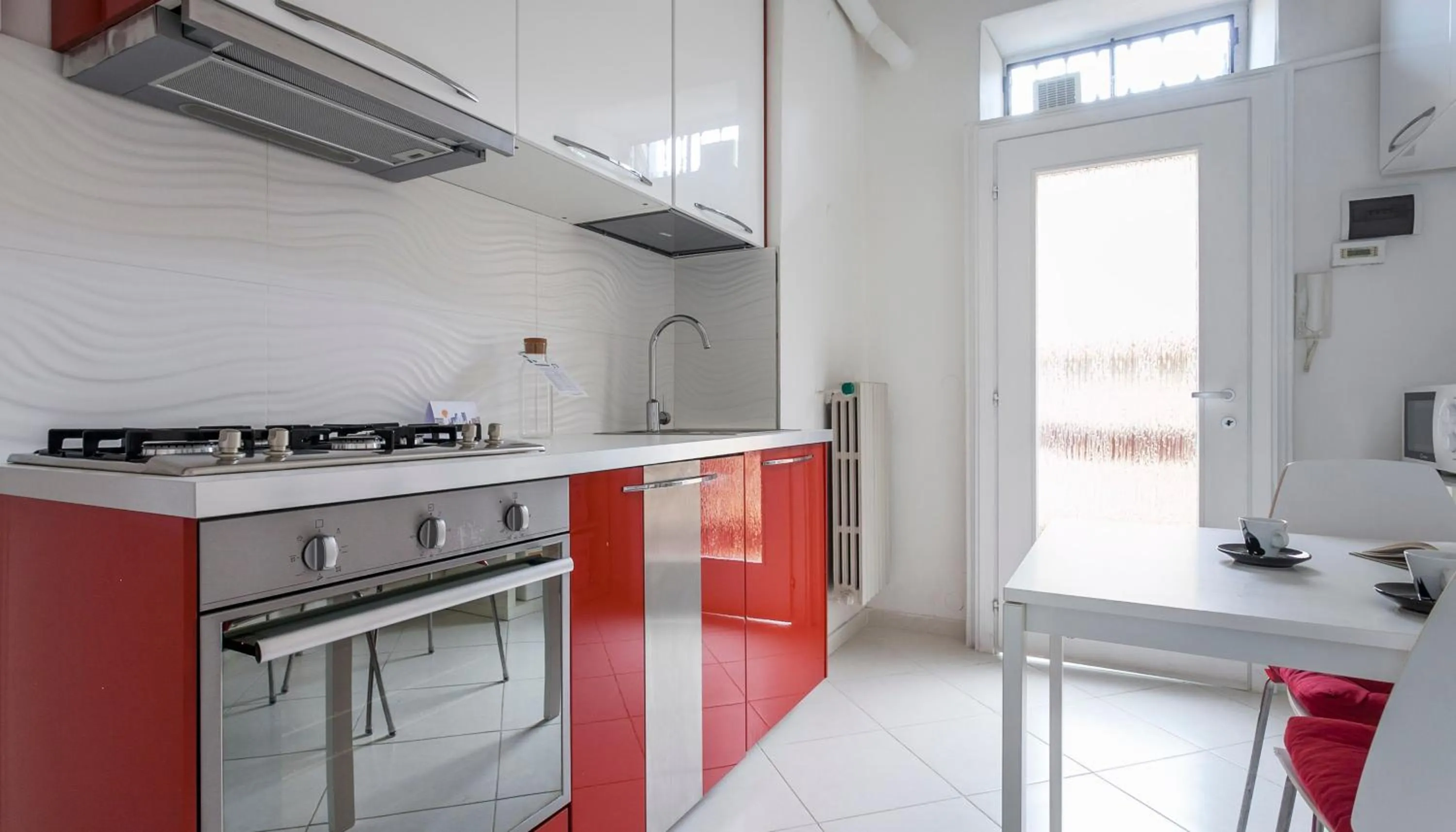 Photo of the whole room in Italianway-Porro Lambertenghi