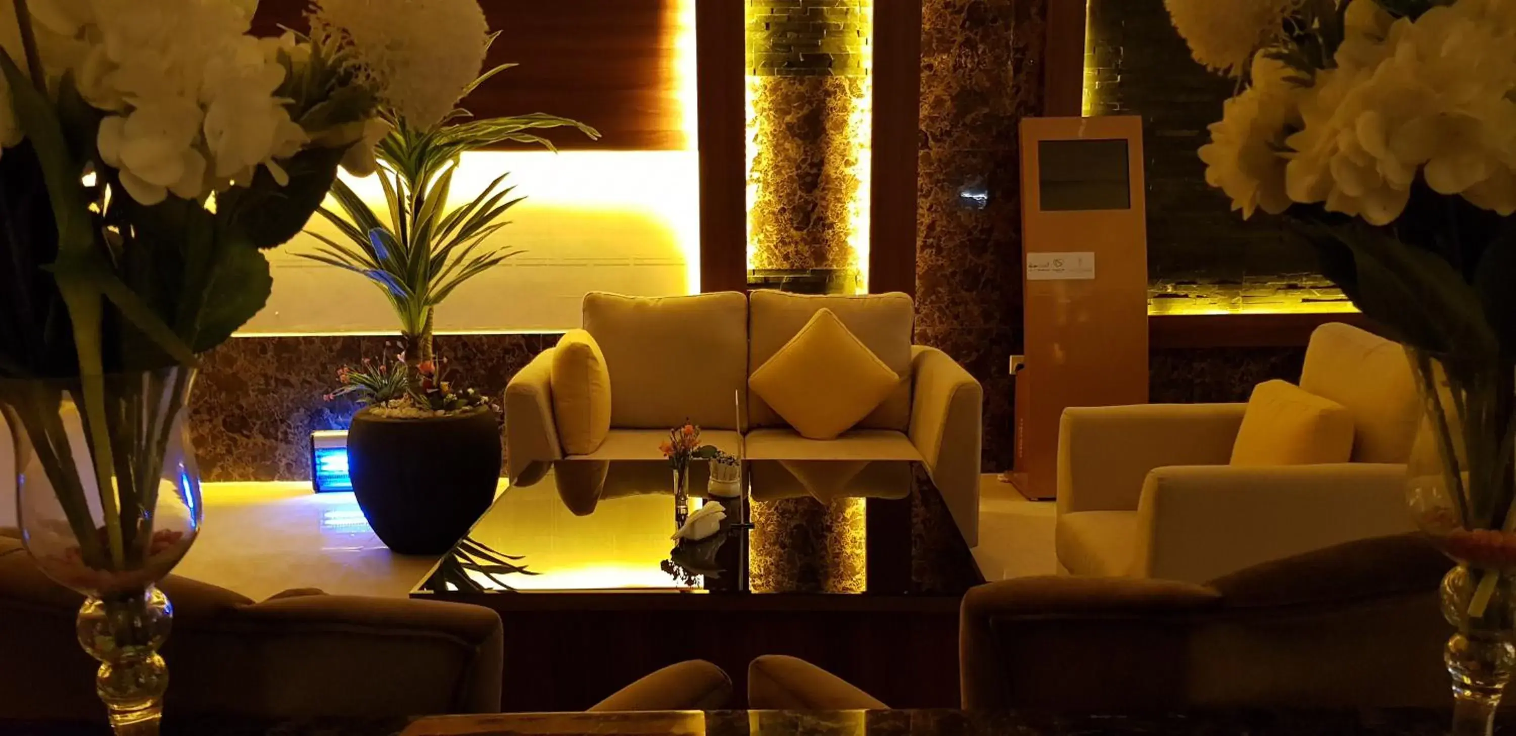 Lobby or reception in Msharef Almoden Serviced Apartment Lobby or reception in Msharef Almoden Serviced Apartment