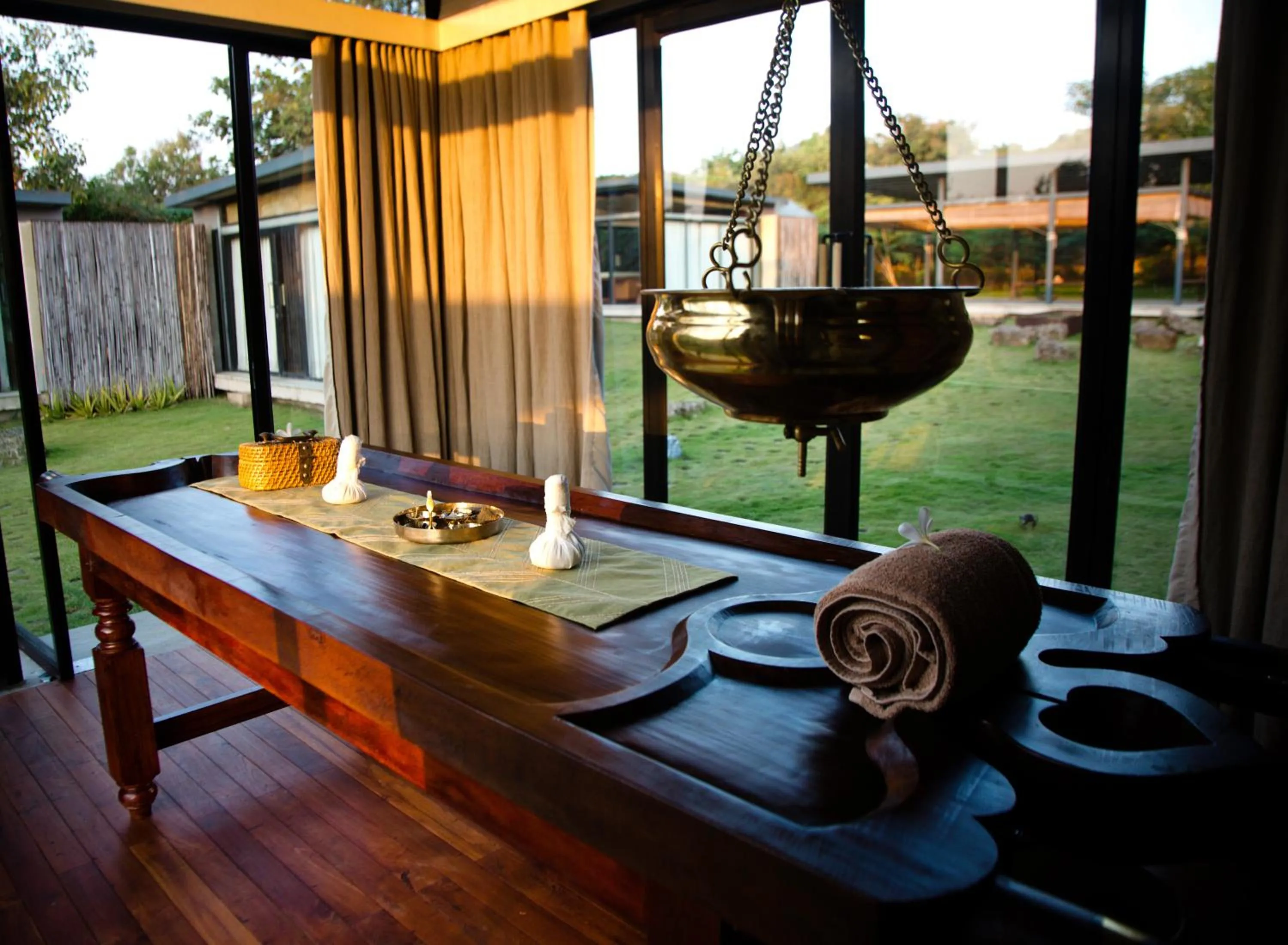 Massage in Woods at Sasan