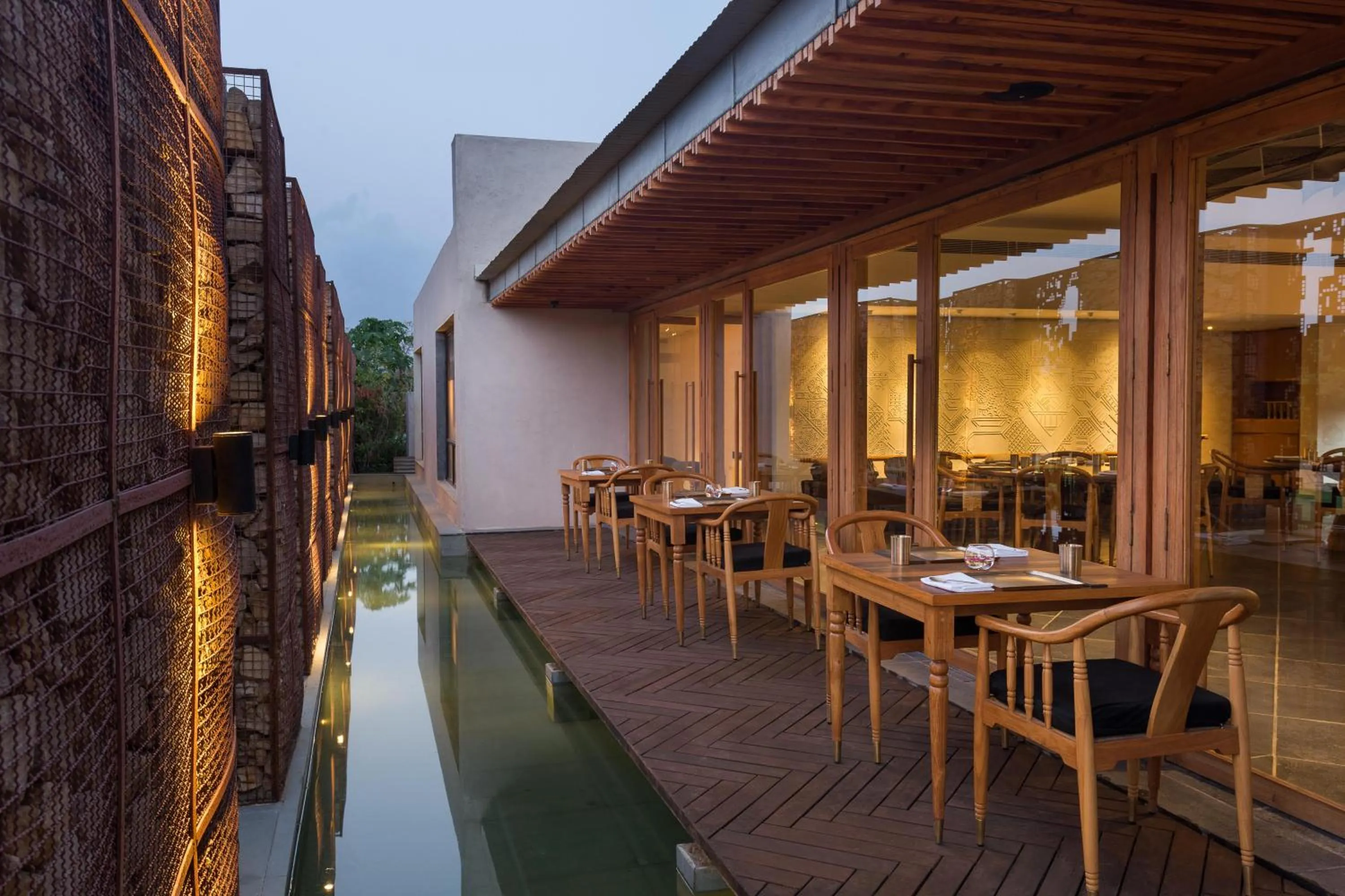 Restaurant/places to eat in Woods at Sasan