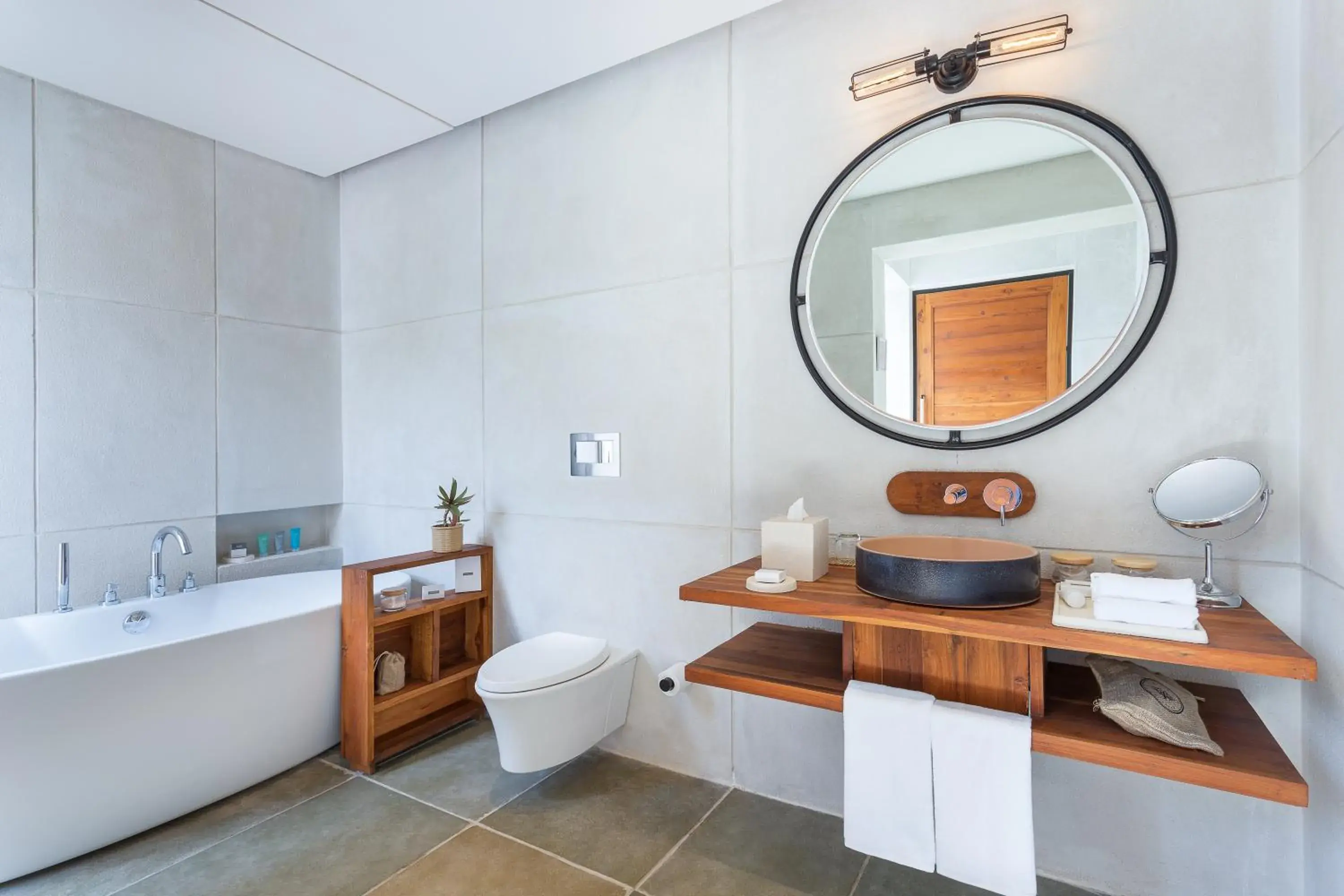 Bathroom in Woods at Sasan Bathroom in Woods at Sasan