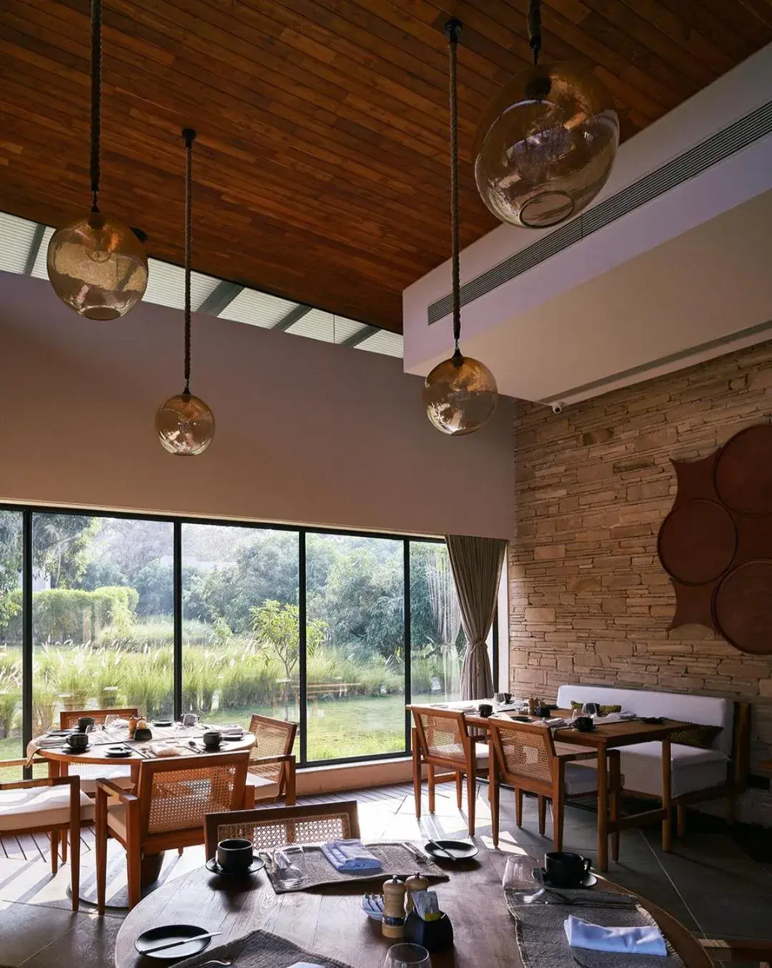 Restaurant/places to eat in Woods at Sasan Restaurant/places to eat in Woods at Sasan