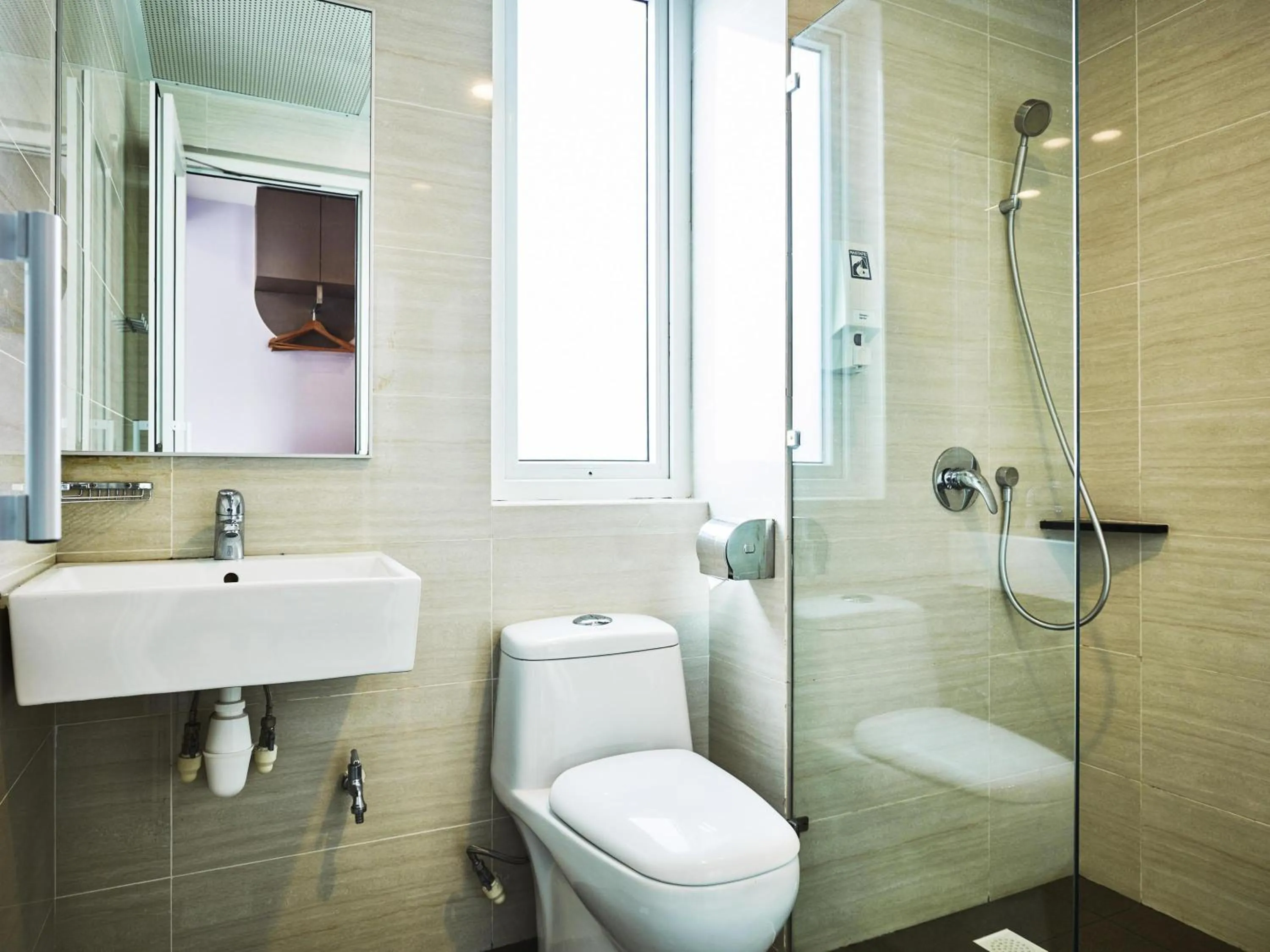 Bedroom in ibis budget Singapore Joo Chiat