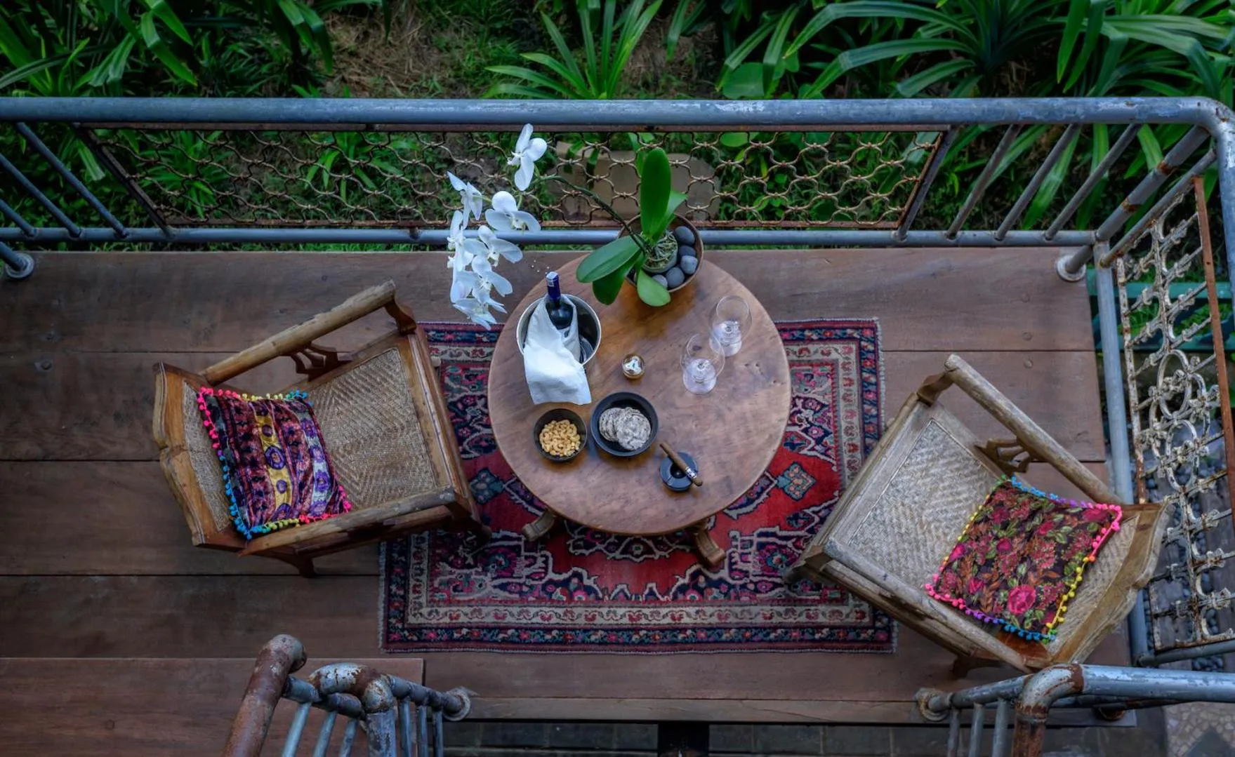 Restaurant/places to eat in Taman Nauli Boutique Rooms