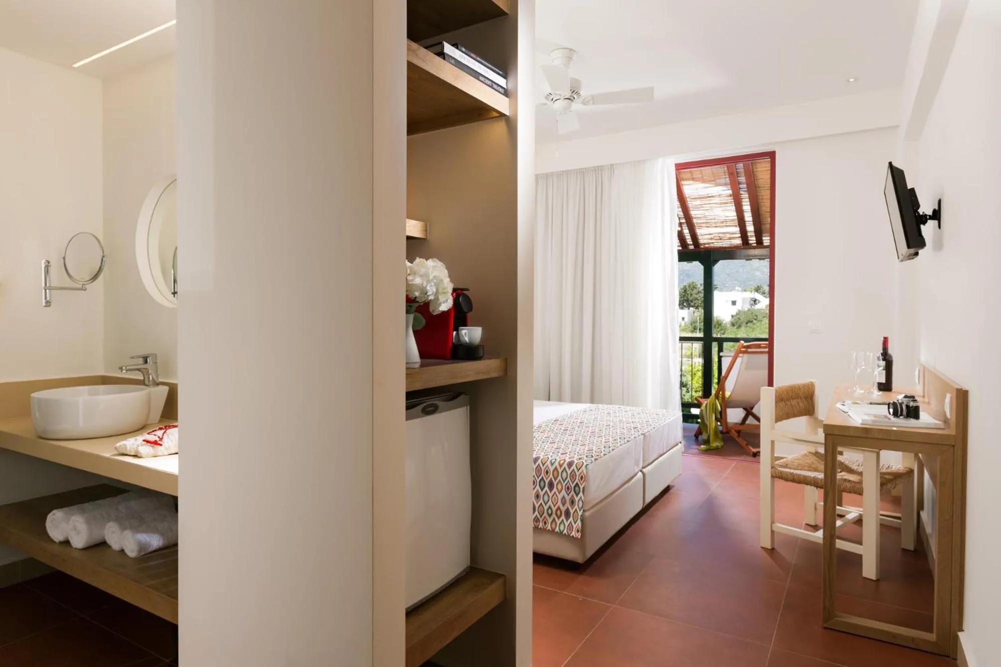 Photo of the whole room, Bed in Kalypso Hotel