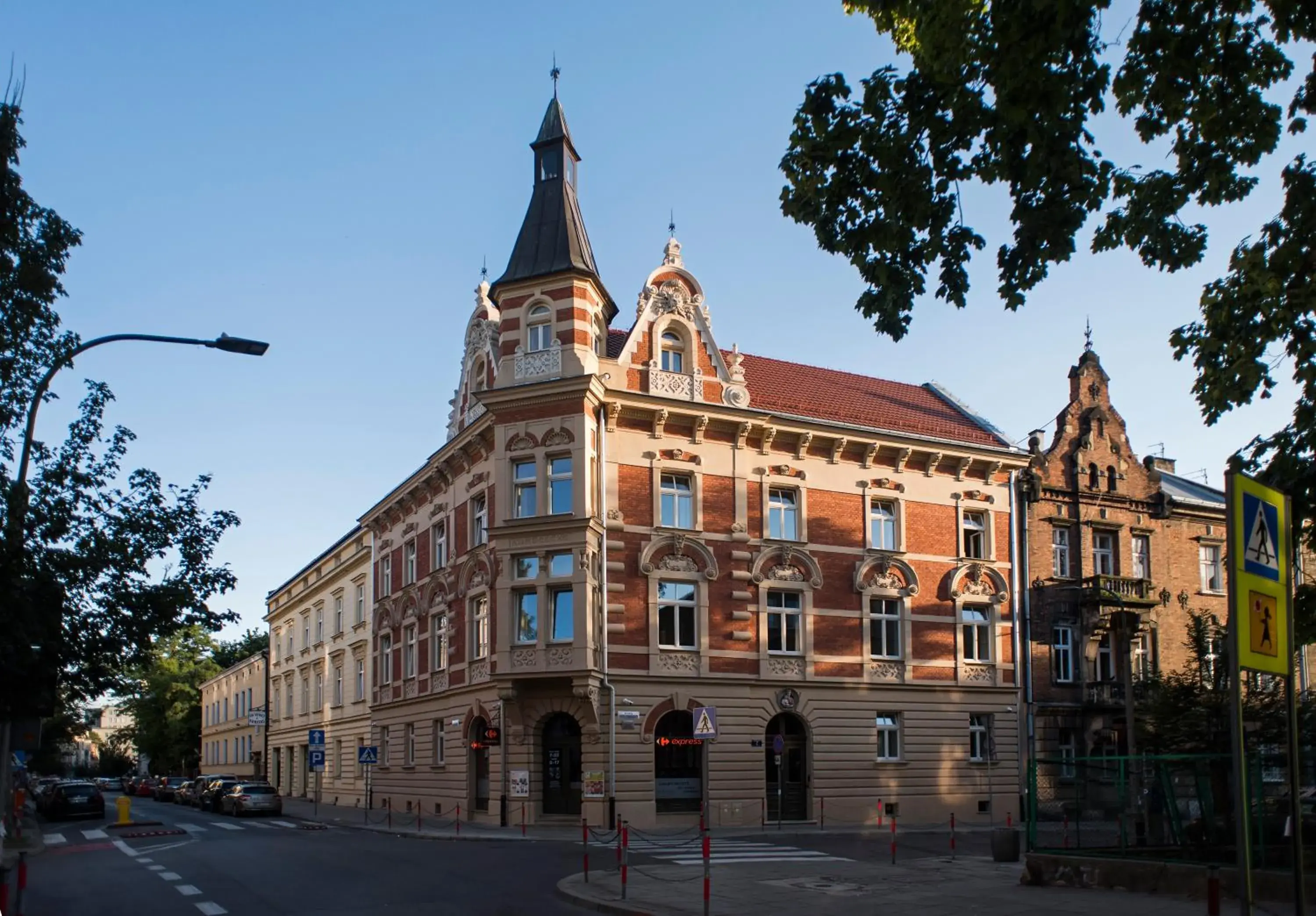 Property building in Belle Epoque Residence Property building in Belle Epoque Residence