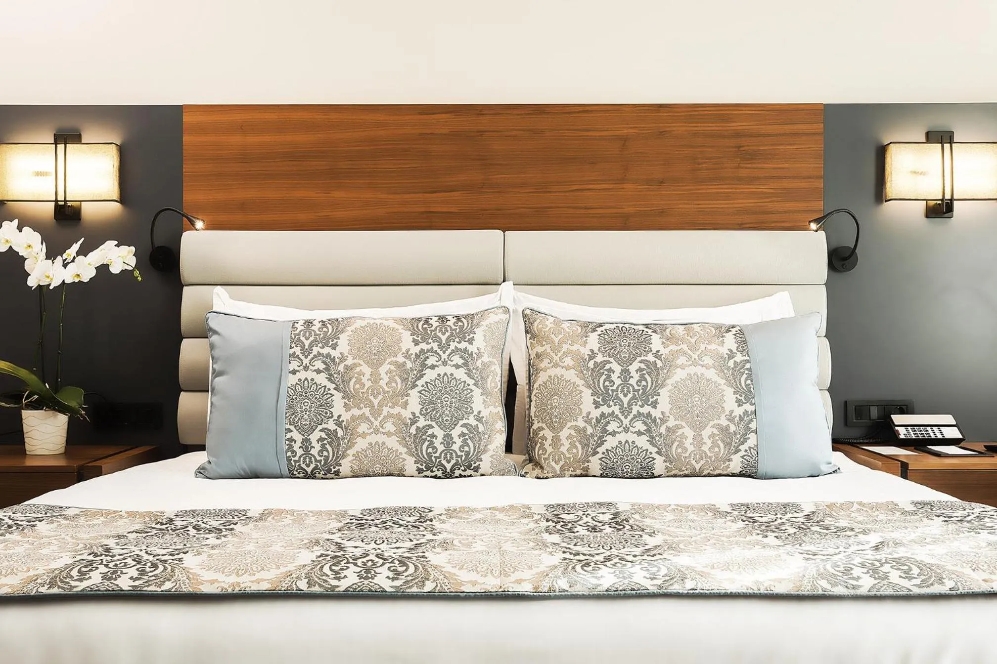 Bed in Dedeman Cizre Hotel