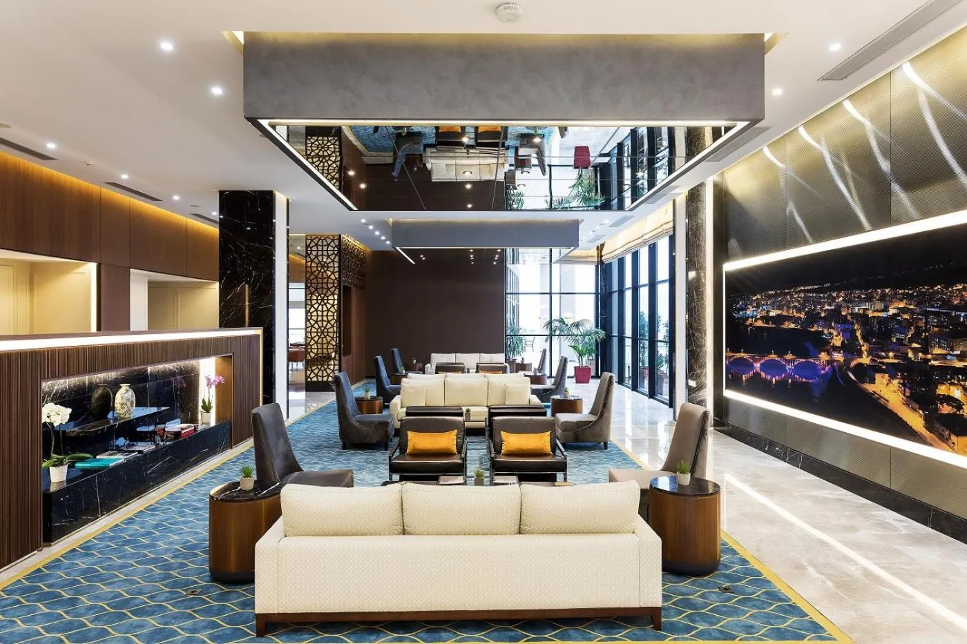 Lobby or reception in Dedeman Cizre Hotel