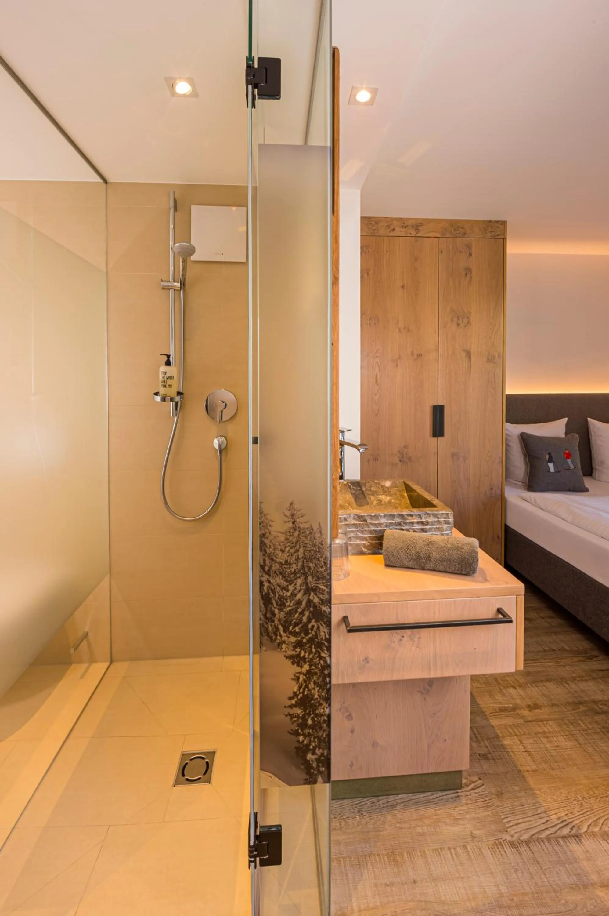 Bathroom, Bed in Lifesport Hotel Hechenmoos