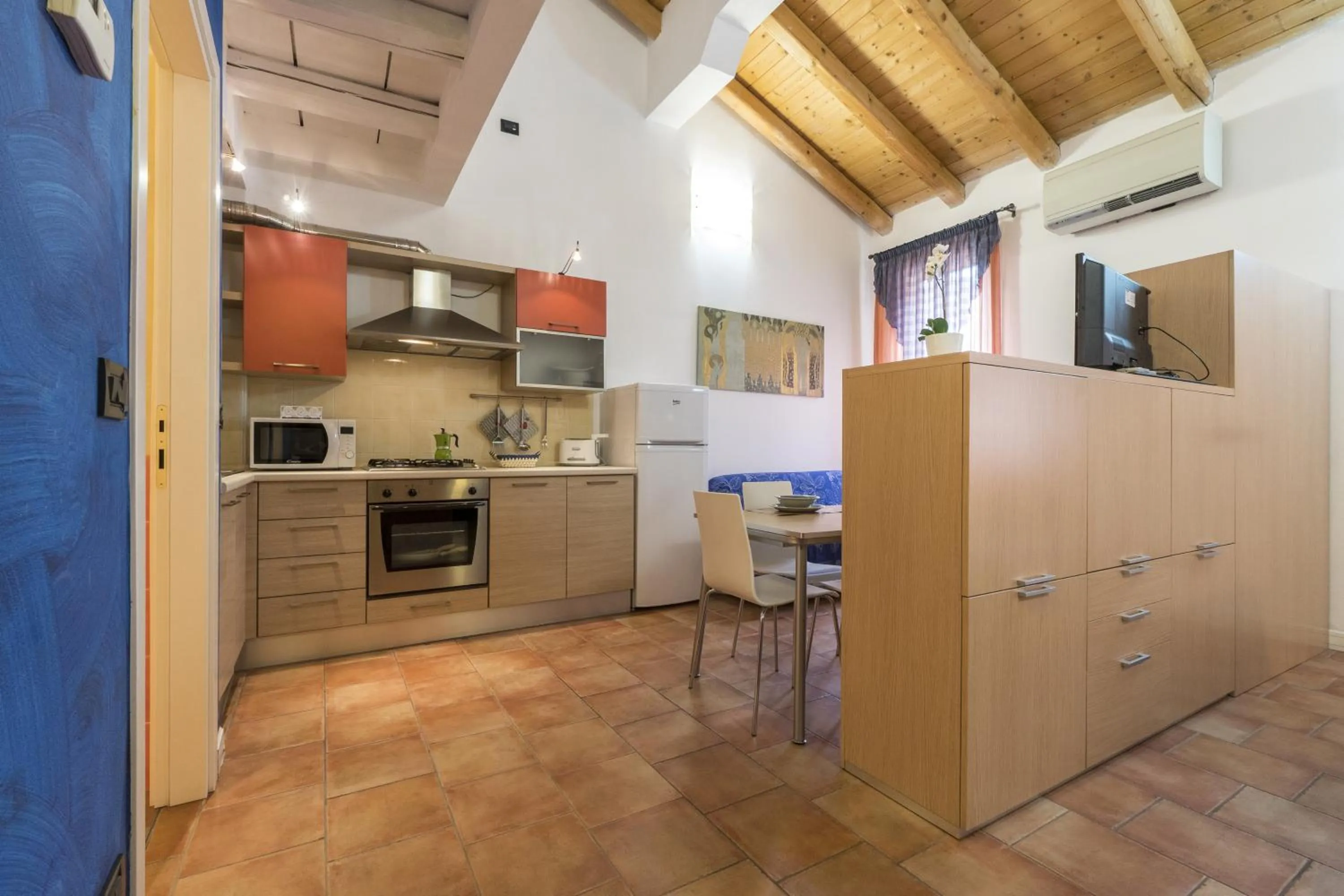Dining area in Bertiera House by Studio Vita