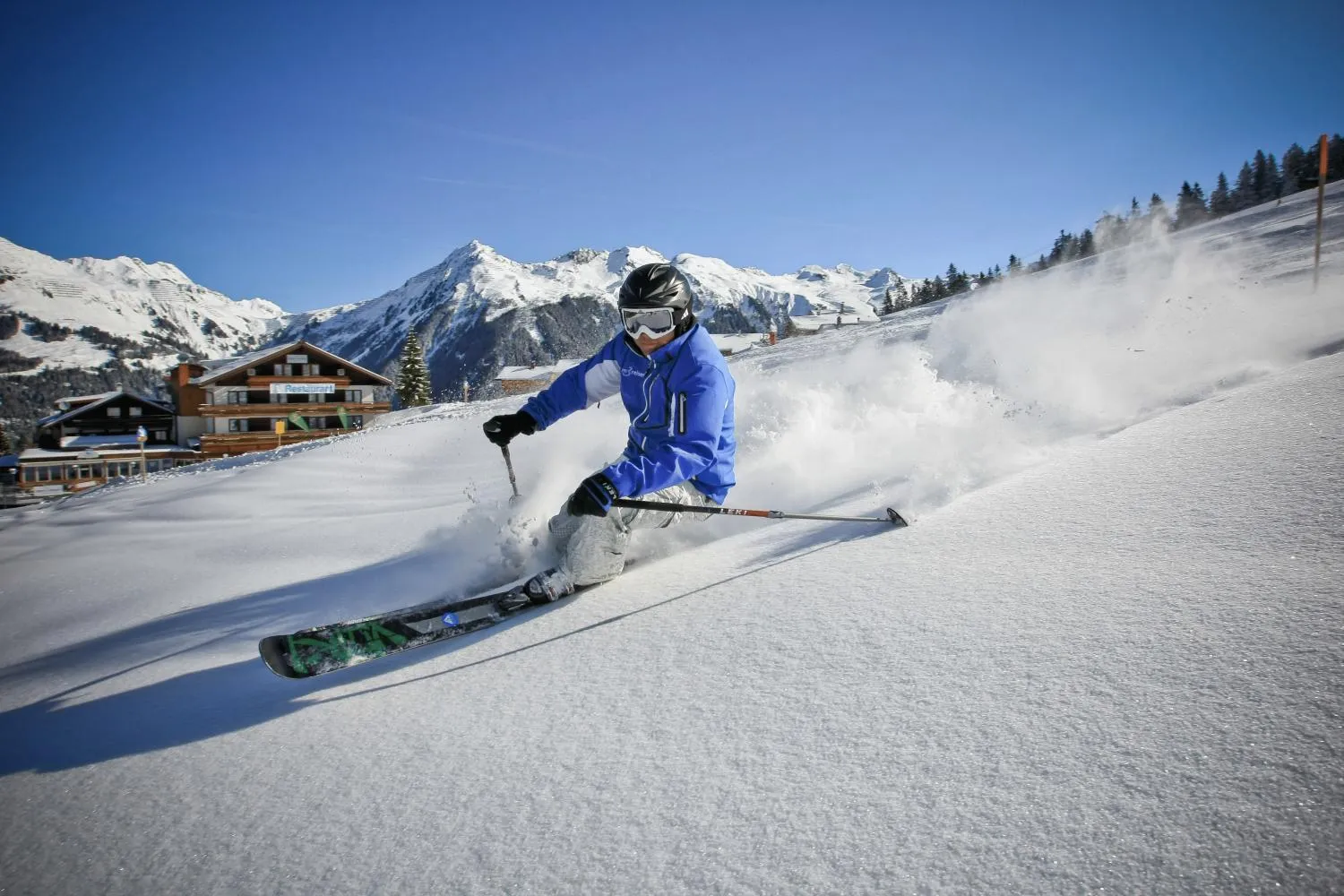 Skiing in T3 Alpenhotel Garfrescha