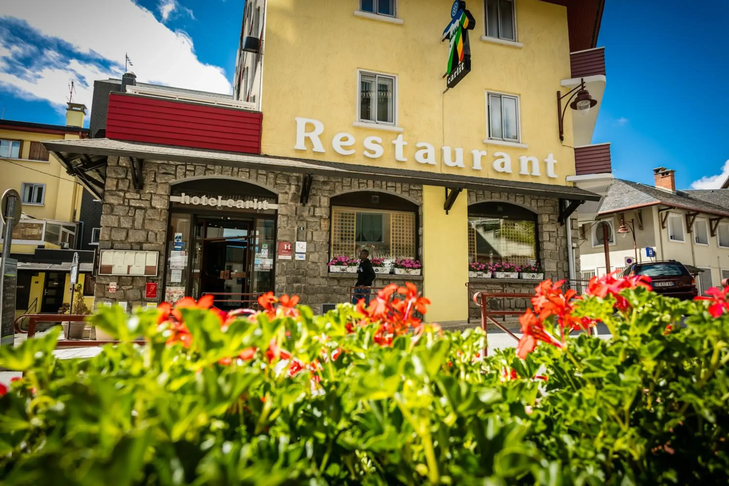 Facade/entrance in Carlit Facade/entrance in Carlit