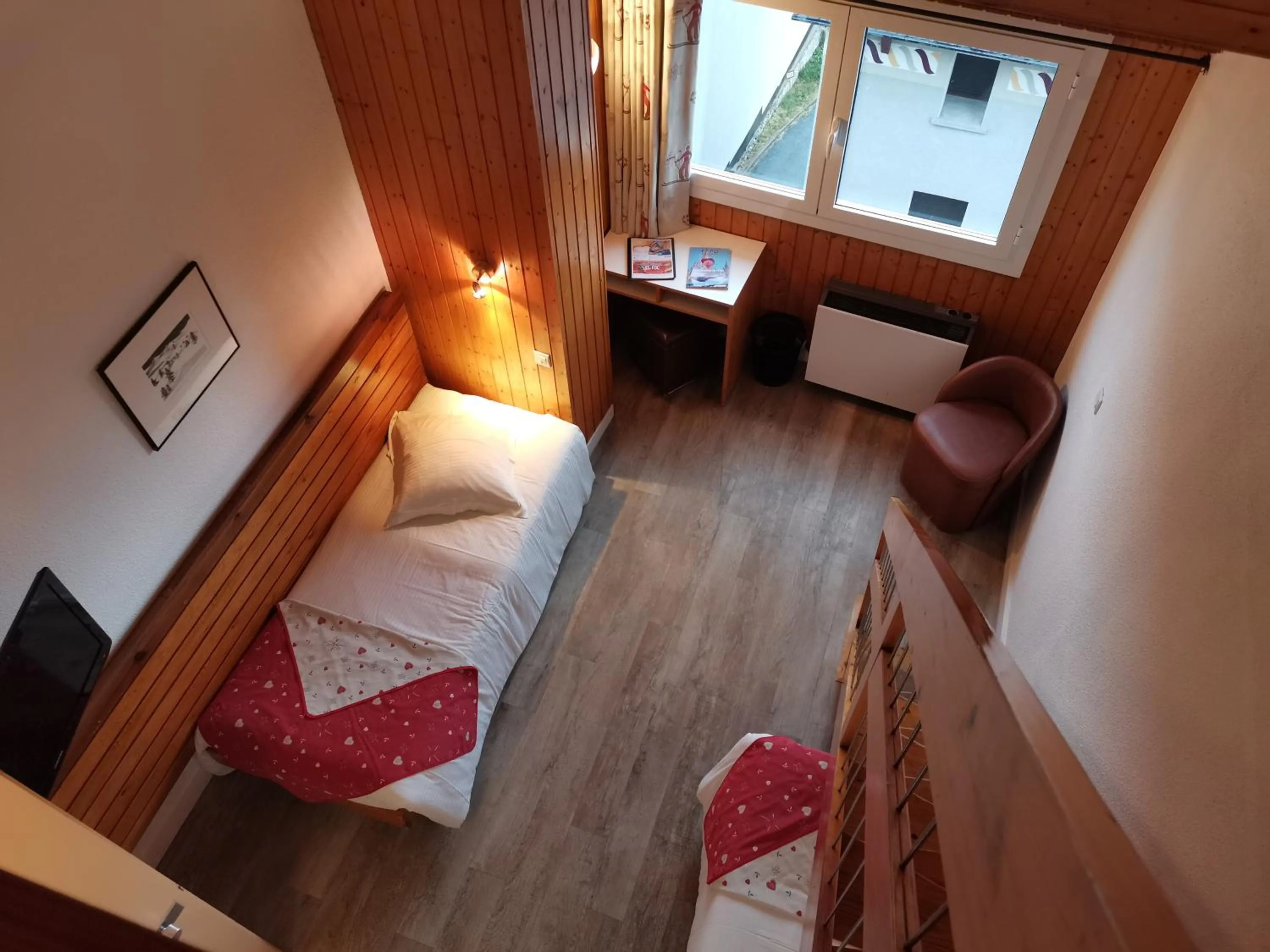 Bedroom, Bed in Carlit