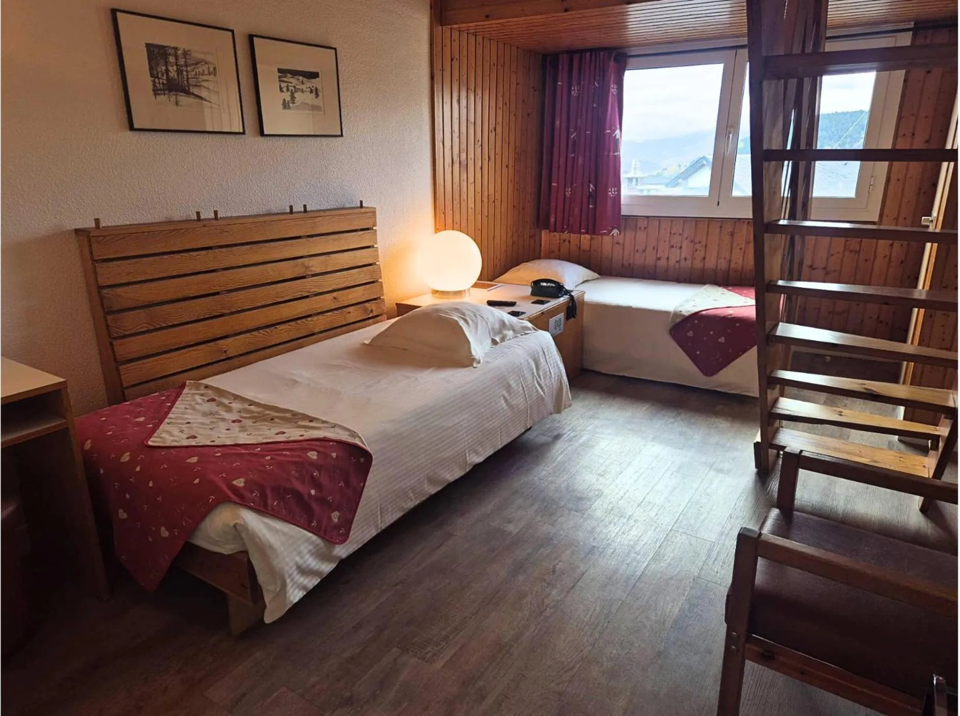 Bedroom, Bed in Carlit