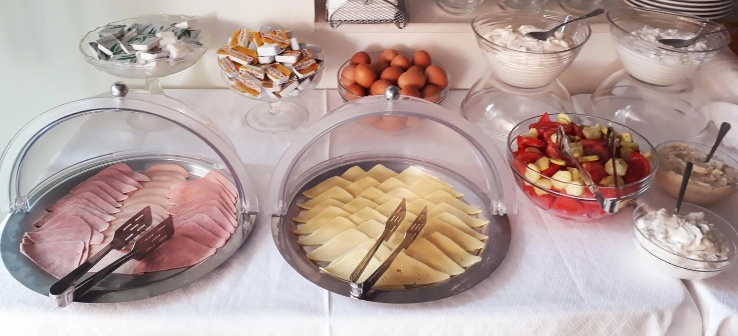 Food in Rg Status Hotel