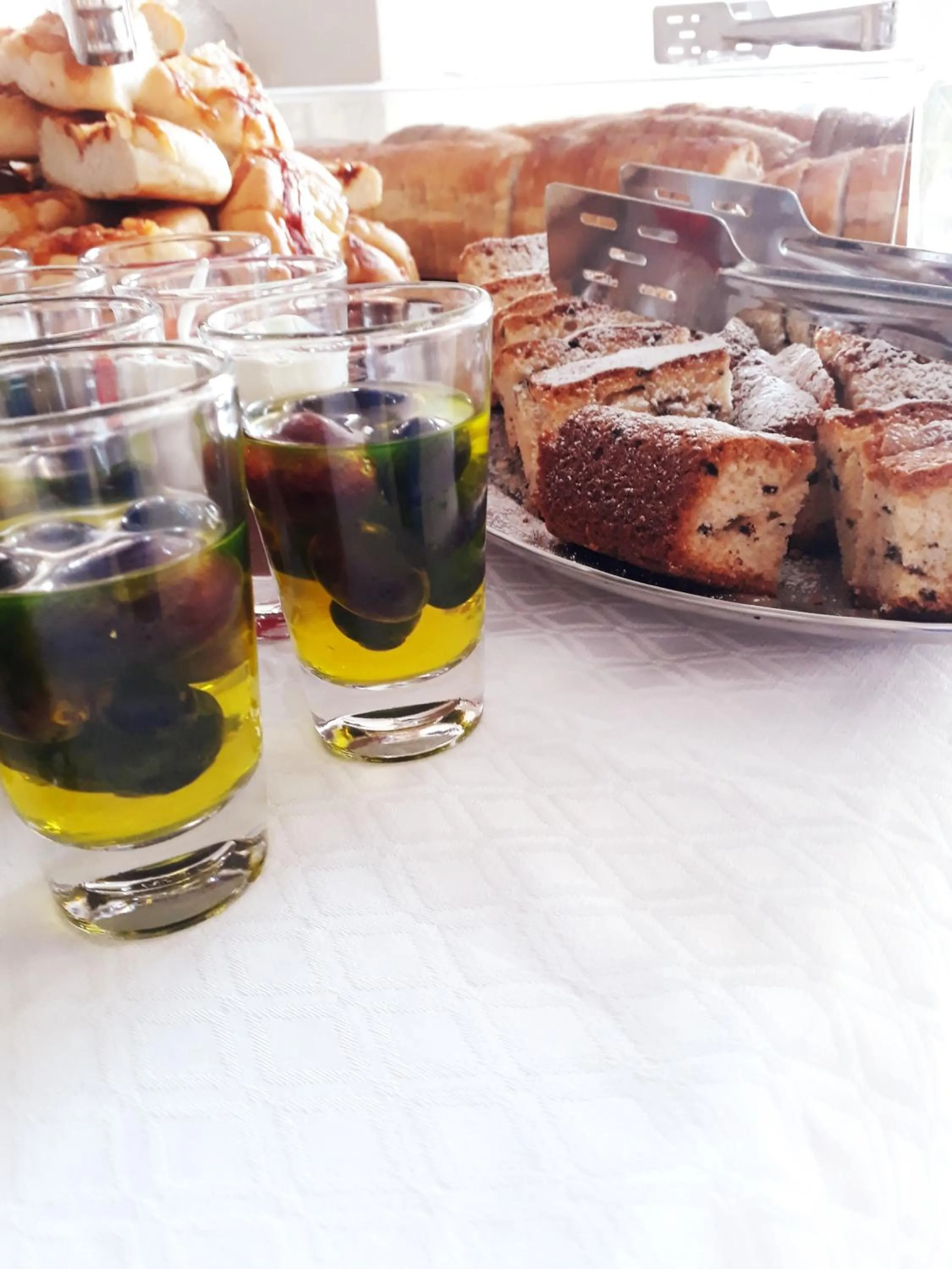 Food in Rg Status Hotel