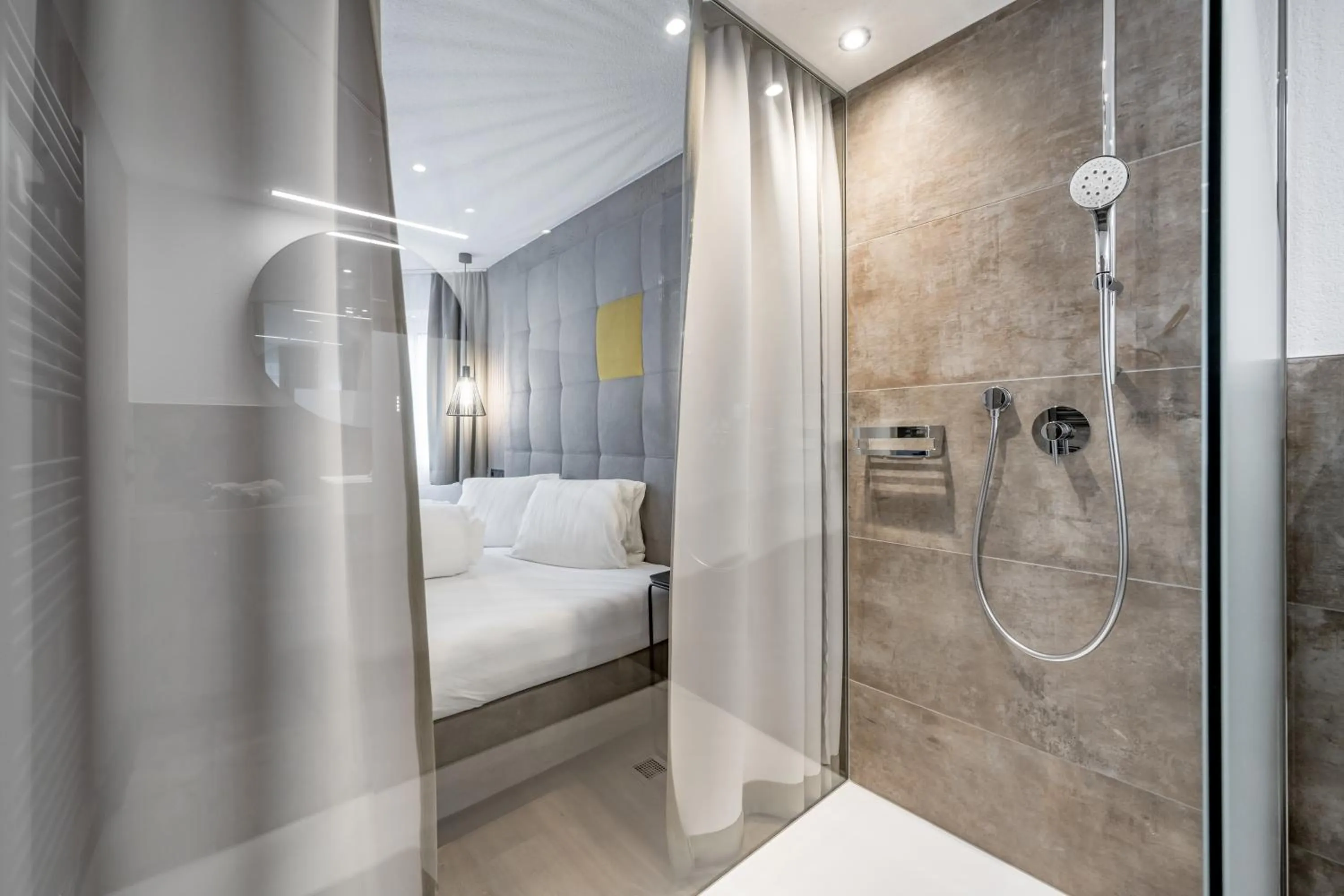 Shower, Bed in Appartements Perberschlager