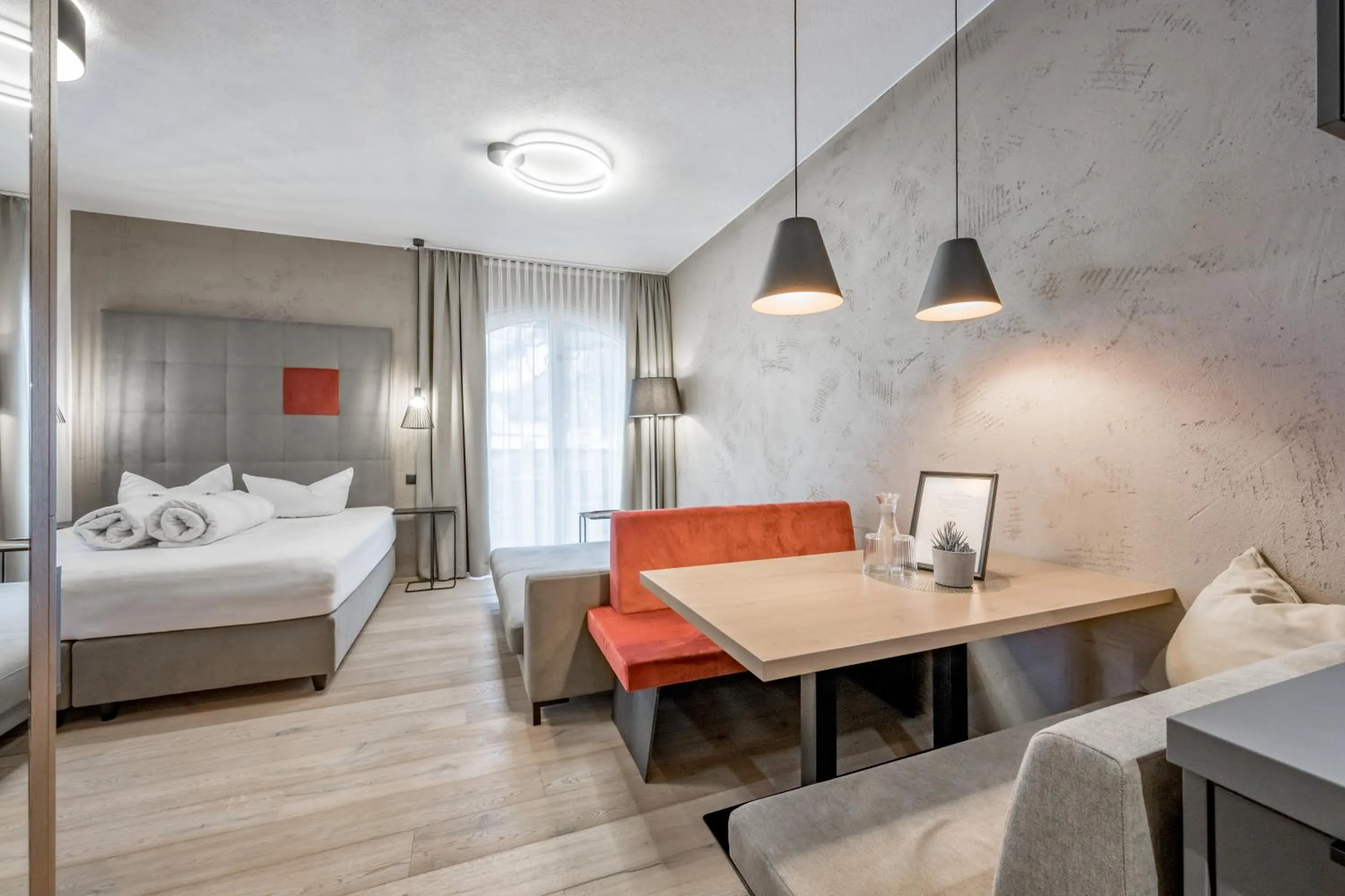 Dining area, Bed in Appartements Perberschlager