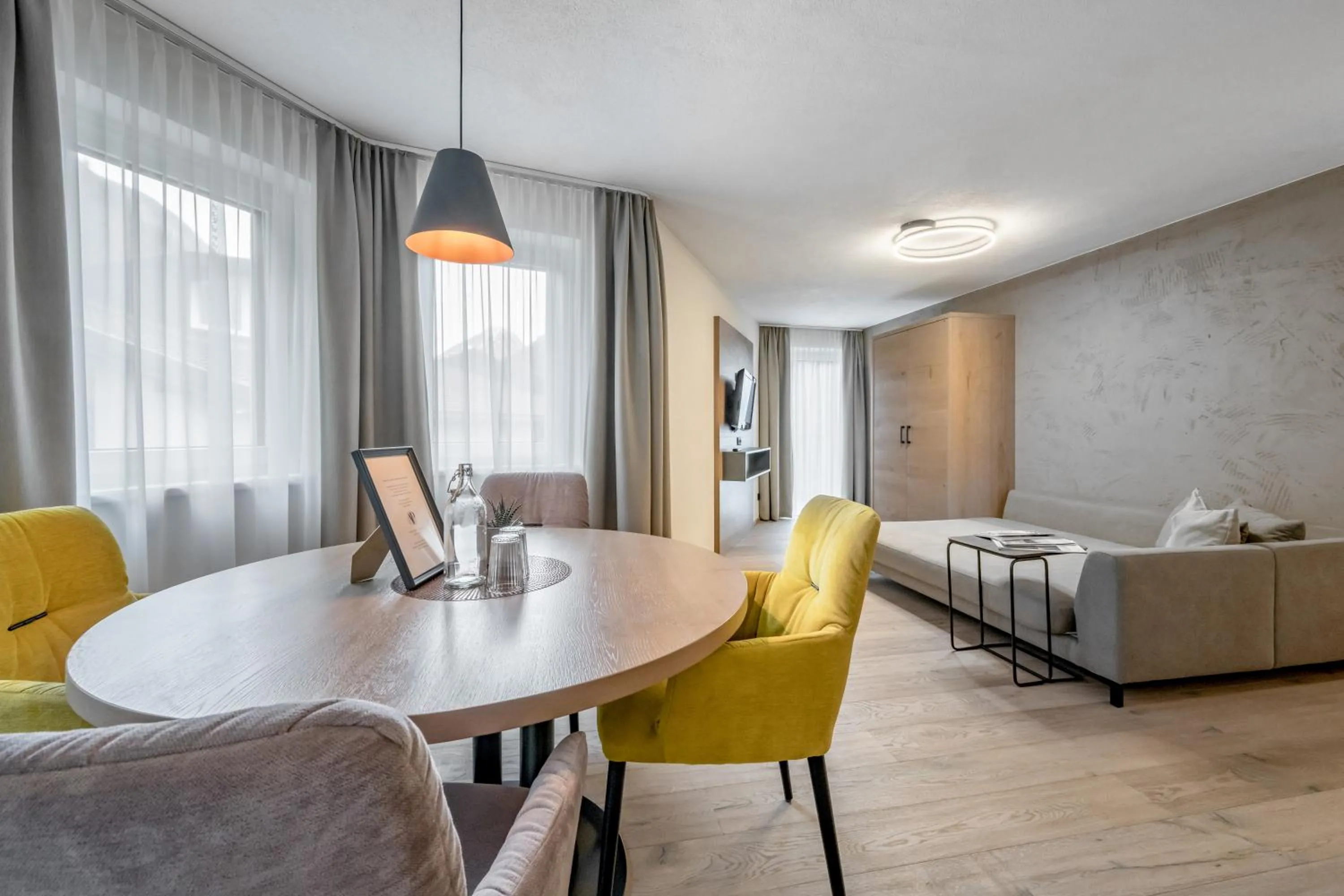 Living room, Bed in Appartements Perberschlager