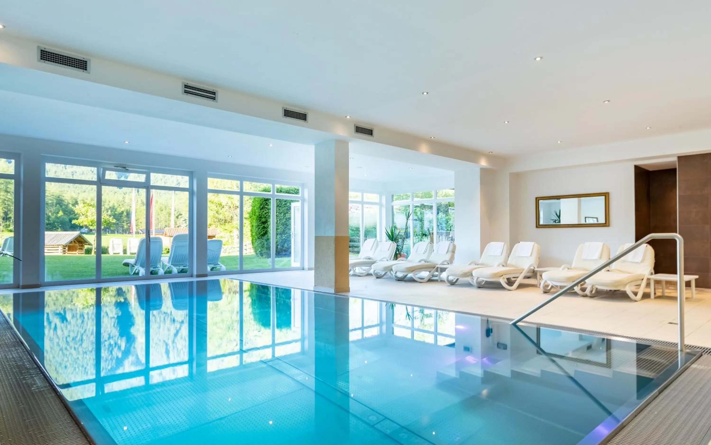 Swimming pool in Kinderhotel Lärchenhof